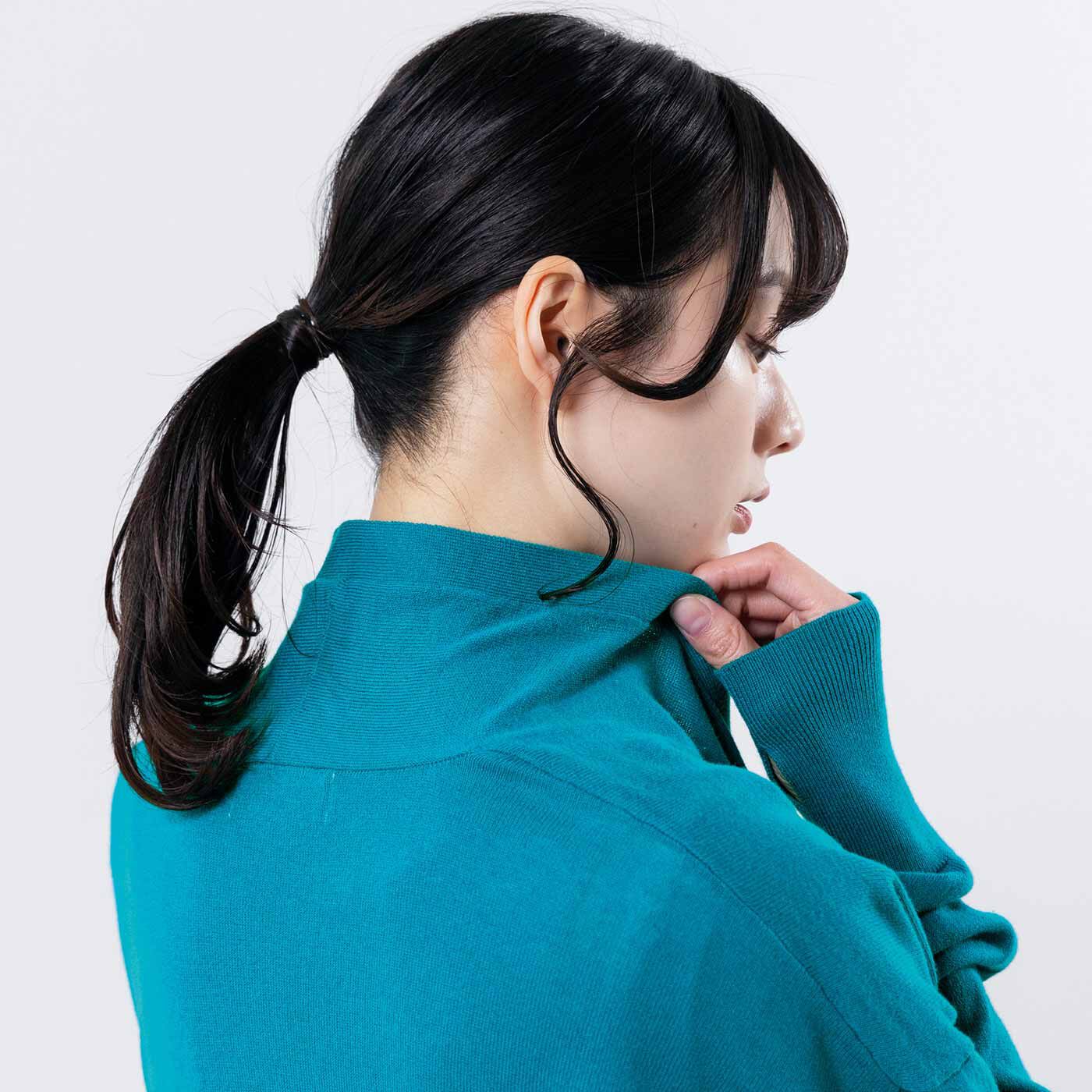 frauglatt［フラウグラット］|フラウグラット コットン100％が心地いい♪ アームカバーいらずの上品ニットカーディガン〈UV対策/抗菌防臭〉の会|衿もとの立ち上がりが首まわりの日差しや冷房対策にも。