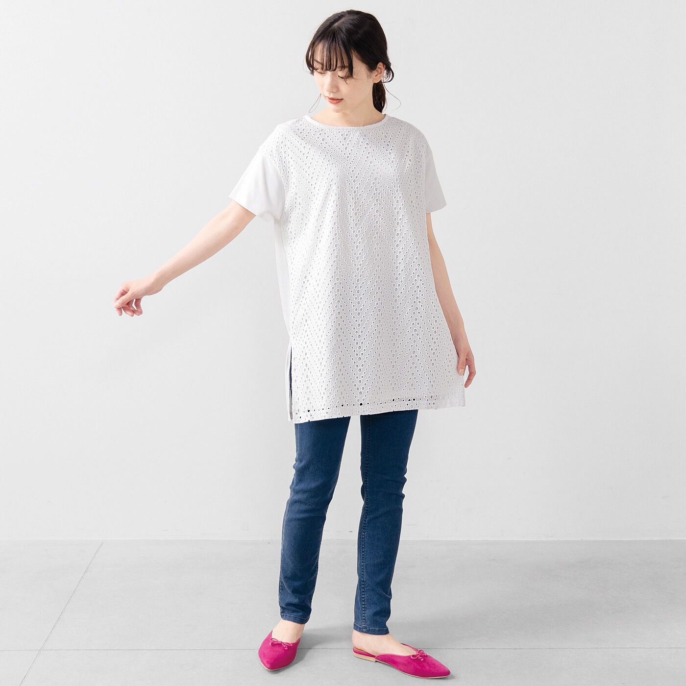 フラウグラット|フラウグラット　すとんと着るだけで華やか♪ 大人のコットンレース＆Ｔシャツ素材のドッキングチュニックの会|ボトムスをスキニーで引き締めてすっきり。