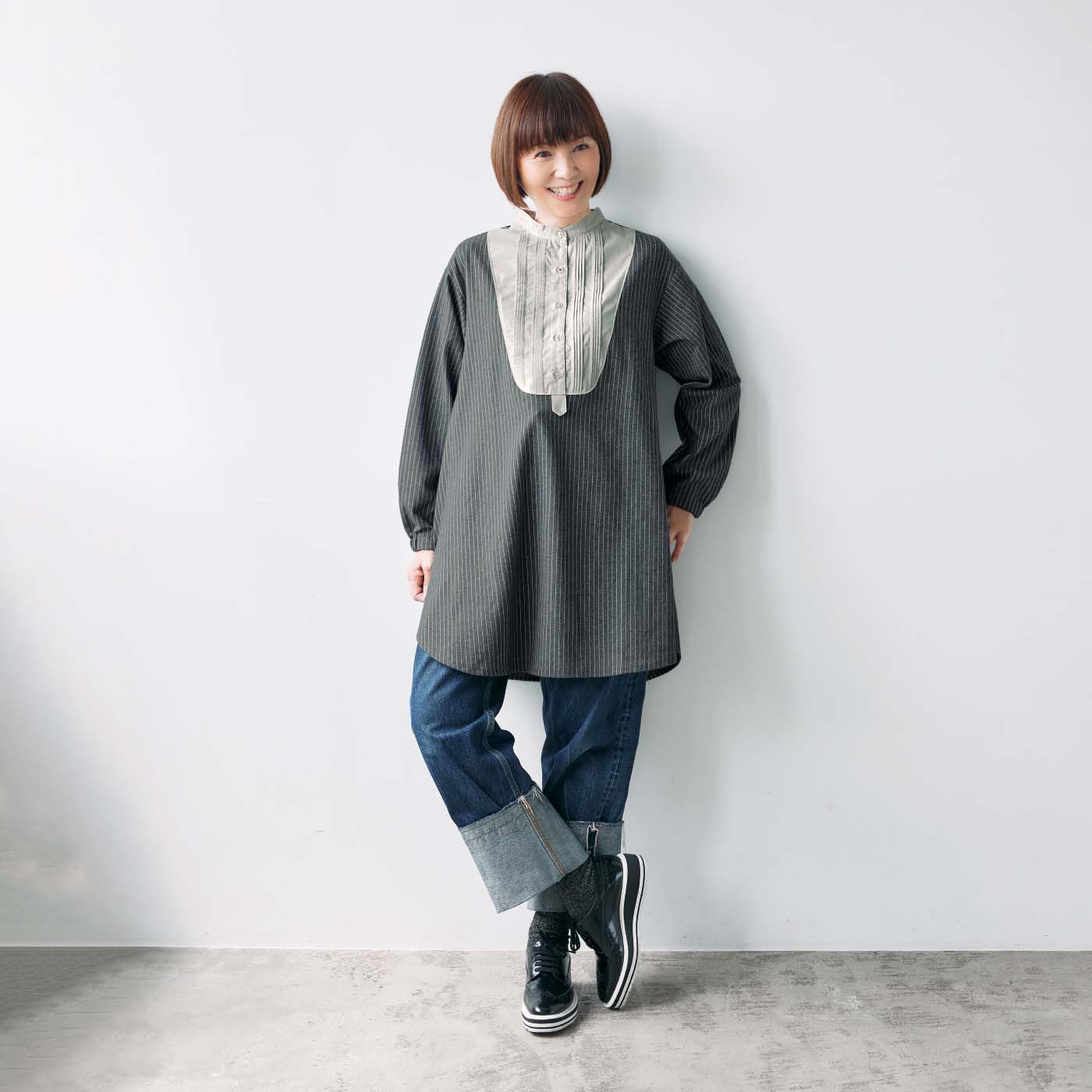 frauglatt［フラウグラット］|大人の女史会×frauglatt　顔うつり華やかレフ板チュニック〈艶（つや）グレー〉