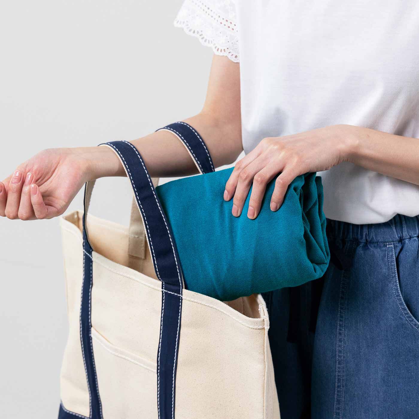 frauglatt［フラウグラット］|フラウグラット コットン100％が心地いい♪ アームカバーいらずの上品ニットカーディガン〈UV対策/抗菌防臭〉の会|小さくたためて持ち運びも便利。