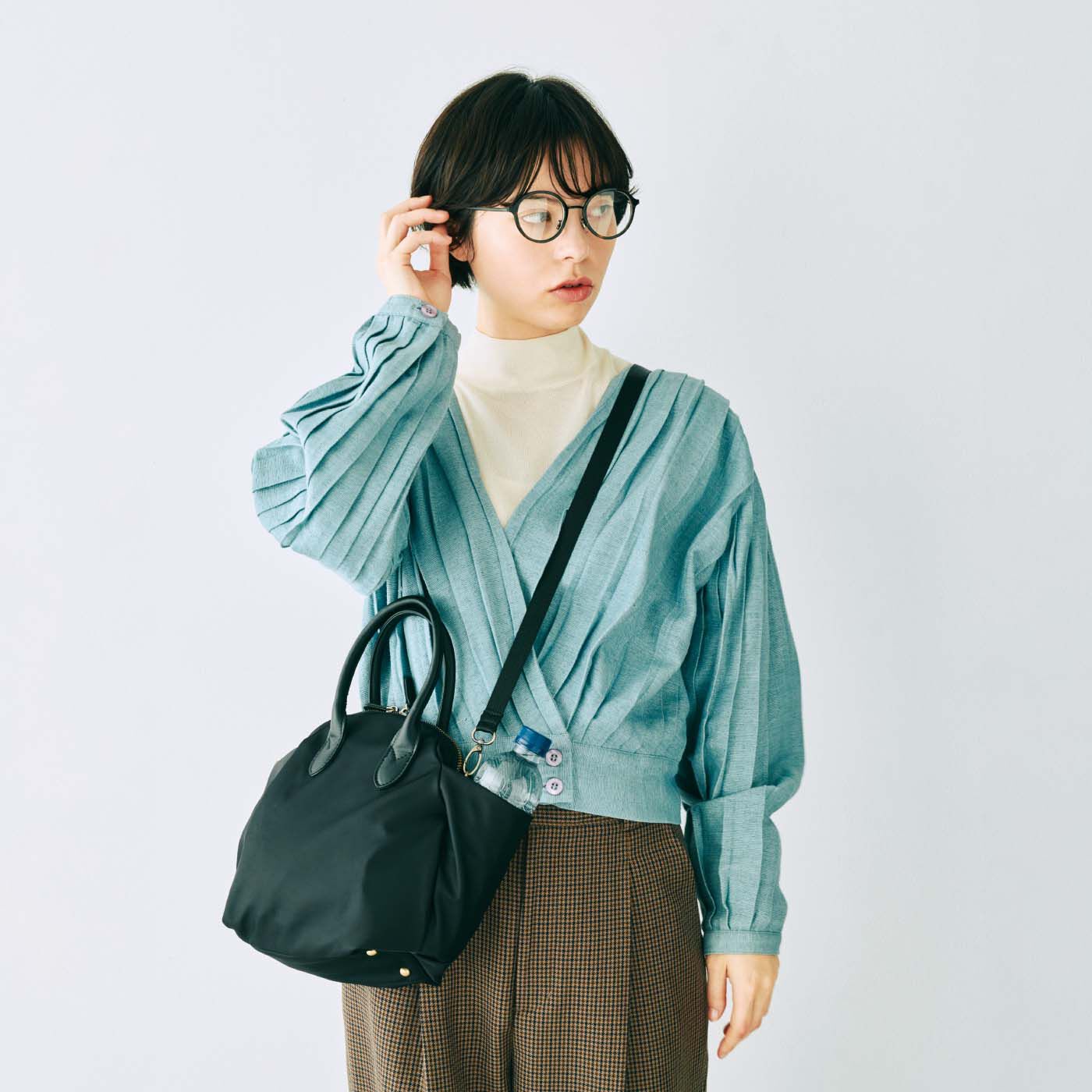 am＆be［アンビィ］|ａｍ＆ｂｅ　両サイドポケットで大容量　おめかしにとりあえず　ショルダーにもなる２－ＷＡＹバッグの会