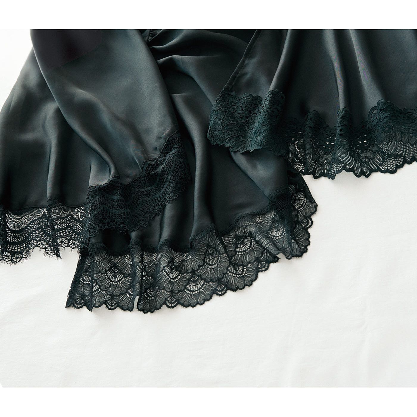 am＆be［アンビィ］|ａｍ＆ｂｅ　ノースリーブが袖付きに変身！　手持ちの服が見違える付け袖〈黒レース〉の会