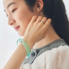 am&be | 氷の彫刻みたいクリアバングル