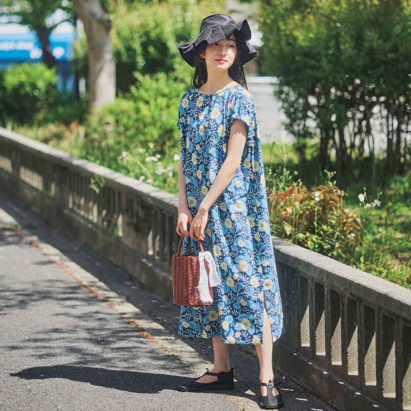 am＆be［アンビィ］|am＆be　アンティークフラワー リラックスタイムもお出かけも着分けしないさらりとした着心地の2-WAYワンピースの会