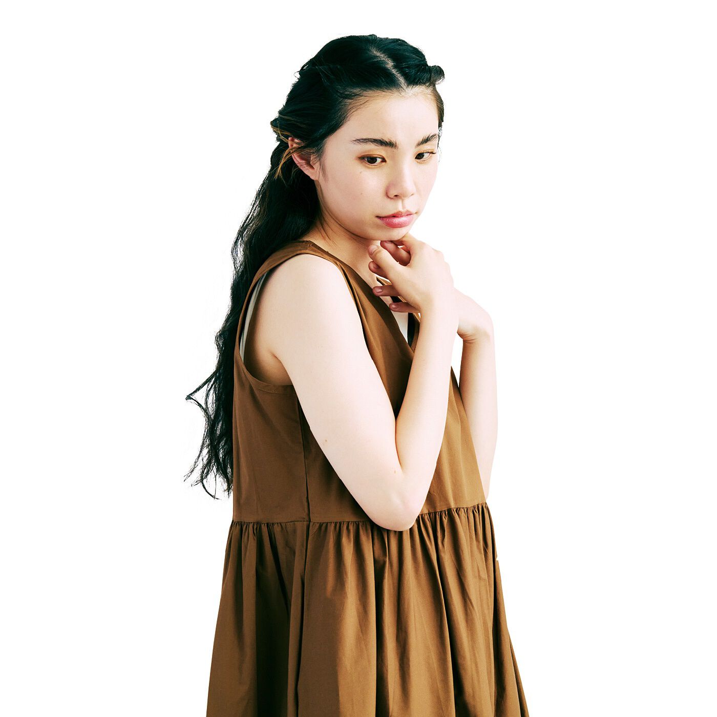 am＆be［アンビィ］|ａｍ＆ｂｅ　ノースリーブが袖付きに変身！　手持ちの服が見違える　冷房対策にもなる付け袖〈白〉の会|Before　ふとした時に気になる二の腕……