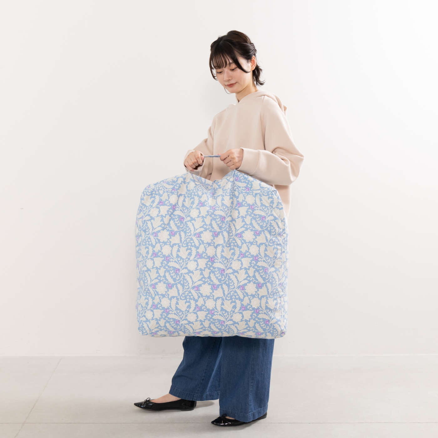 am＆be［アンビィ］|ａｍ＆ｂｅ　暮らしに華を添える アンティークフラワーのクッションになる布団収納ケースの会