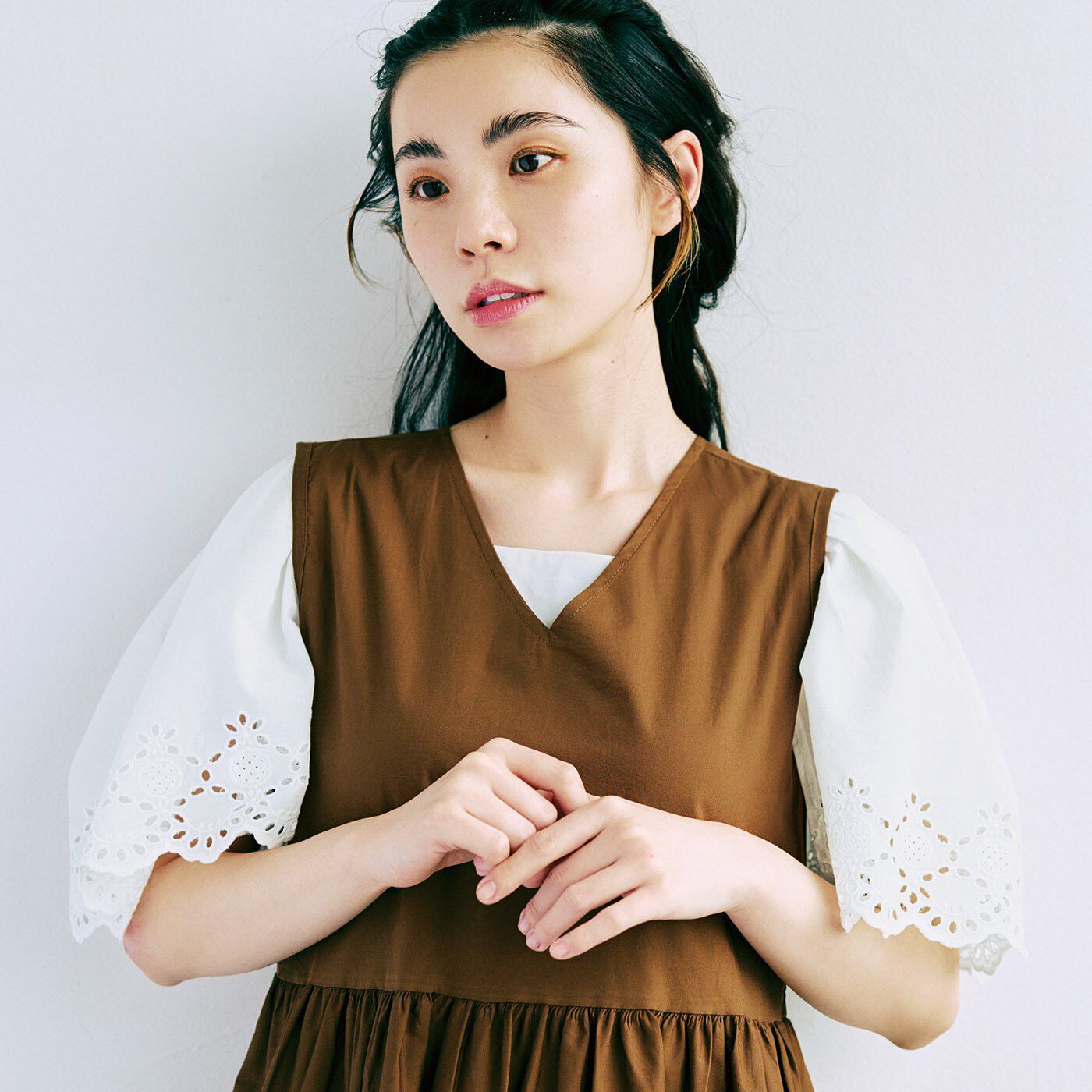 am＆be［アンビィ］|ａｍ＆ｂｅ　ノースリーブが袖付きに変身！　手持ちの服が見違える　冷房対策にもなる付け袖〈白〉の会