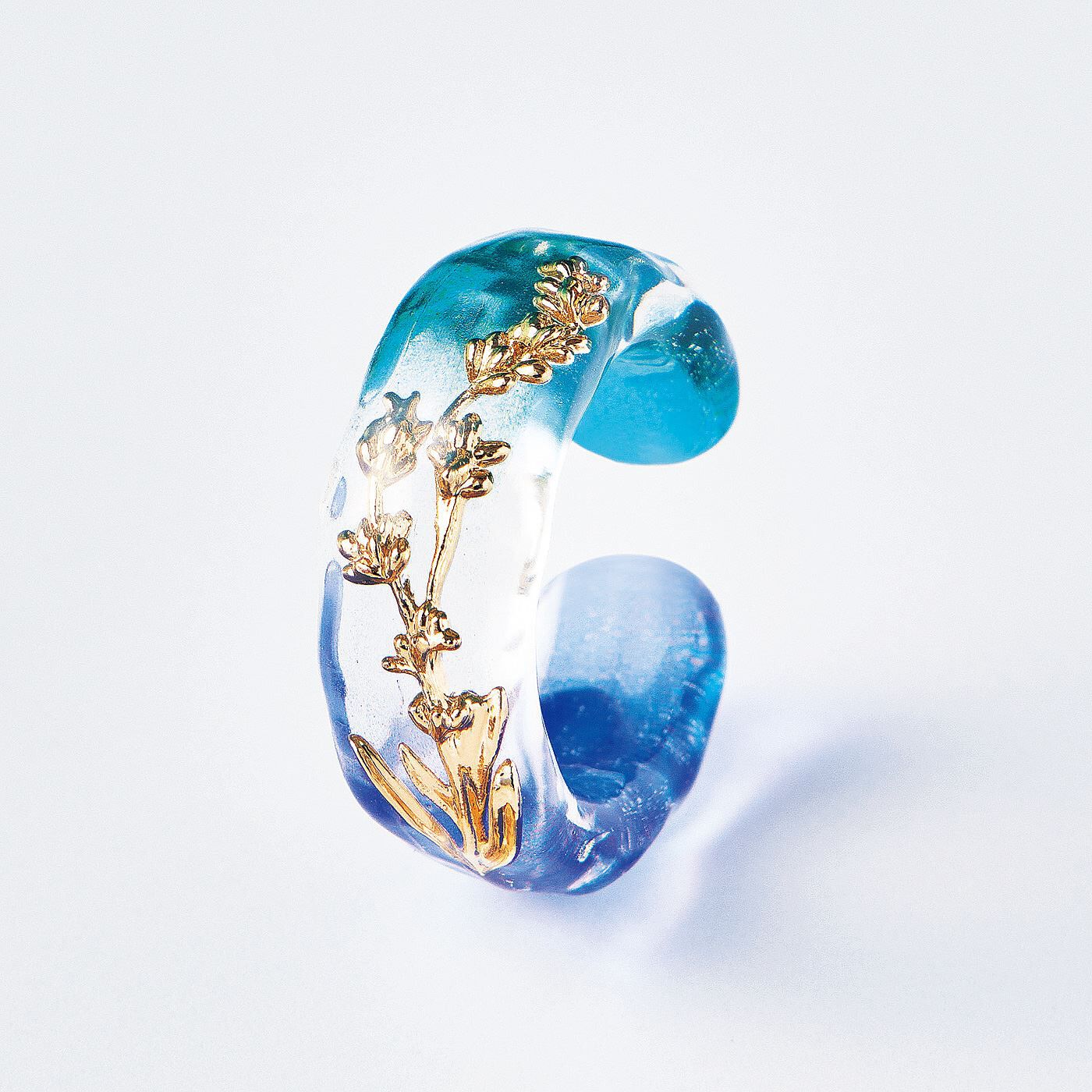 am＆be［アンビィ］|ａｍ＆ｂｅ　きらめくお花を閉じ込めた　金属が肌にふれない　イヤカフにもなるリング〈バイカラー〉の会|〈ラベンダー〉 花言葉：優美