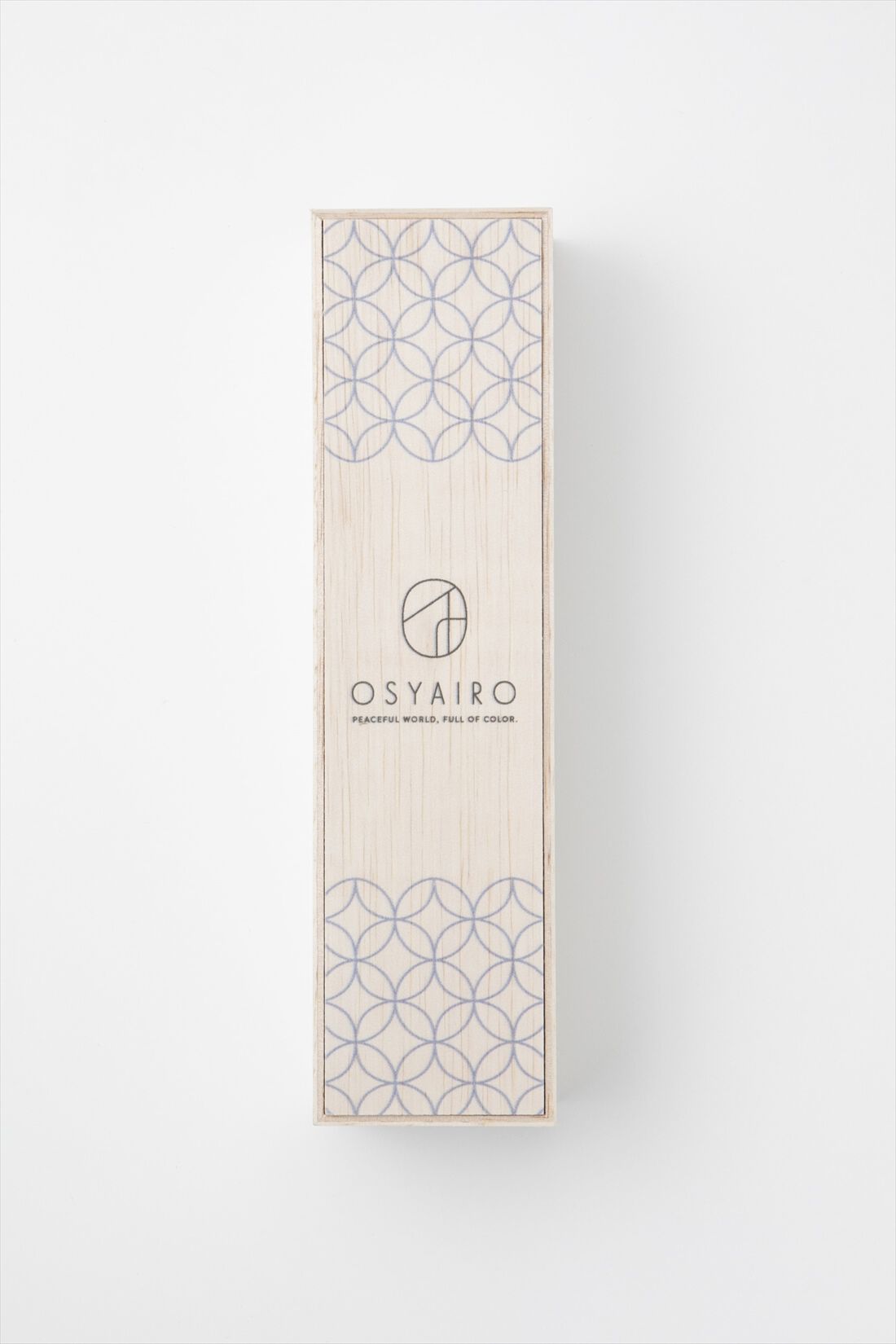 OSYAIRO［オシャイロ］|OSYAIRO 色と風味を楽しむ三輪そうめん〈紫/紫いも〉|木箱には、推しへの想いも込めて、円満を表す円が限りなくつながっていく様子から縁起がいいと言われる模様「七宝つなぎ」をあしらいました。