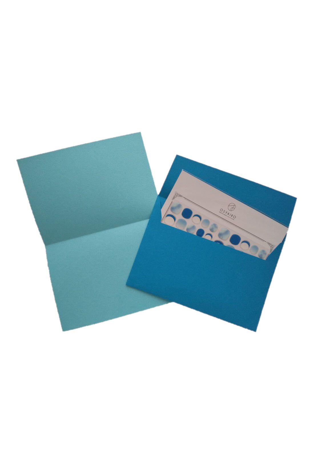 OSYAIRO|OSYAIRO 紙の専門商社竹尾が選ぶ　色を楽しむ紙セットの会〈青〉|A4で作った封筒にはOSYAIROのネイルシールがちょうどいい感じに収まるので、青担当、青推しの友だちにプレゼントしても。(^^)