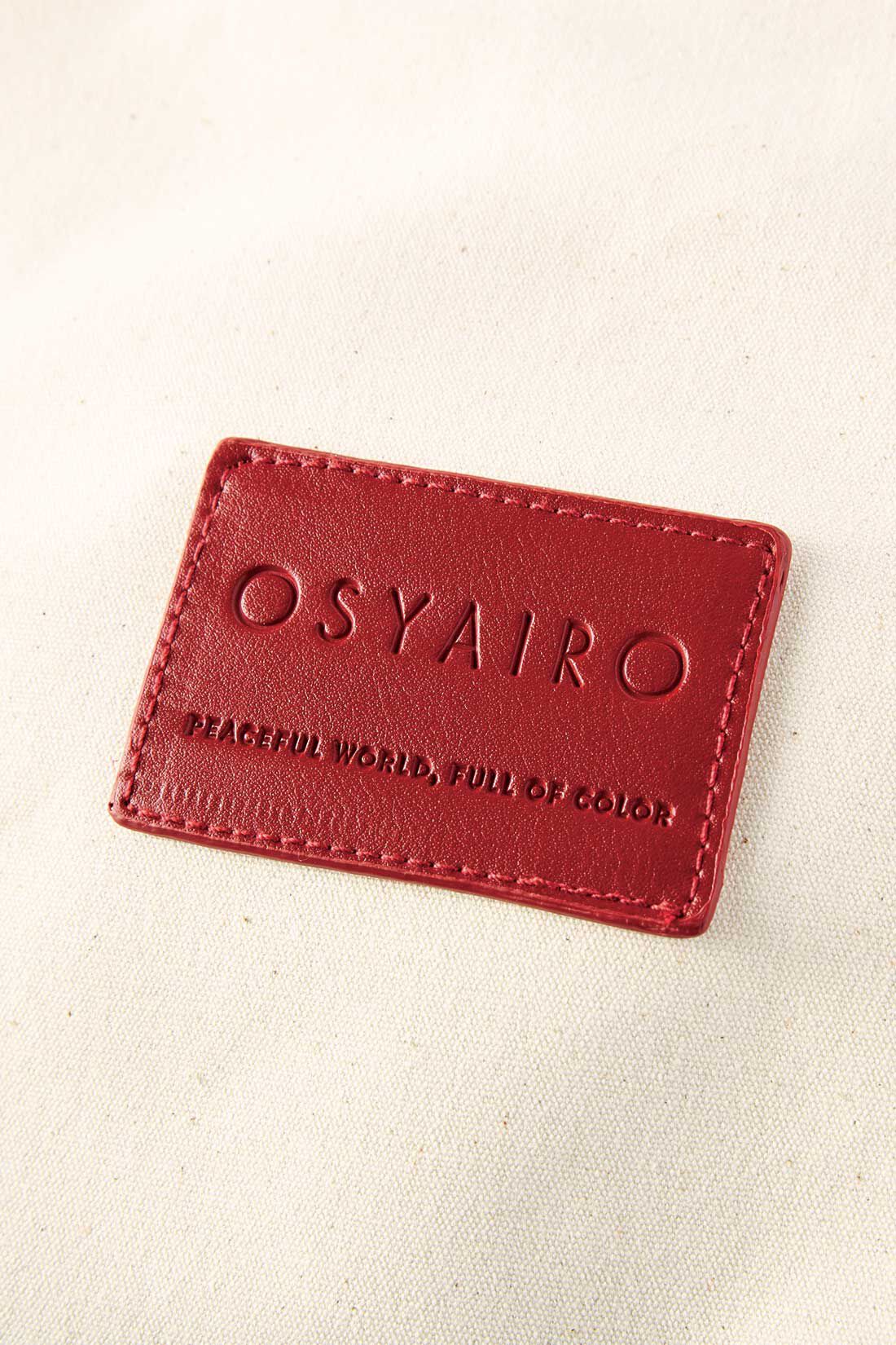 OSYAIRO|OSYAIRO  自立して便利！ 推しが入るポーチ付き バイカラーうちわバッグ〈レッド〉