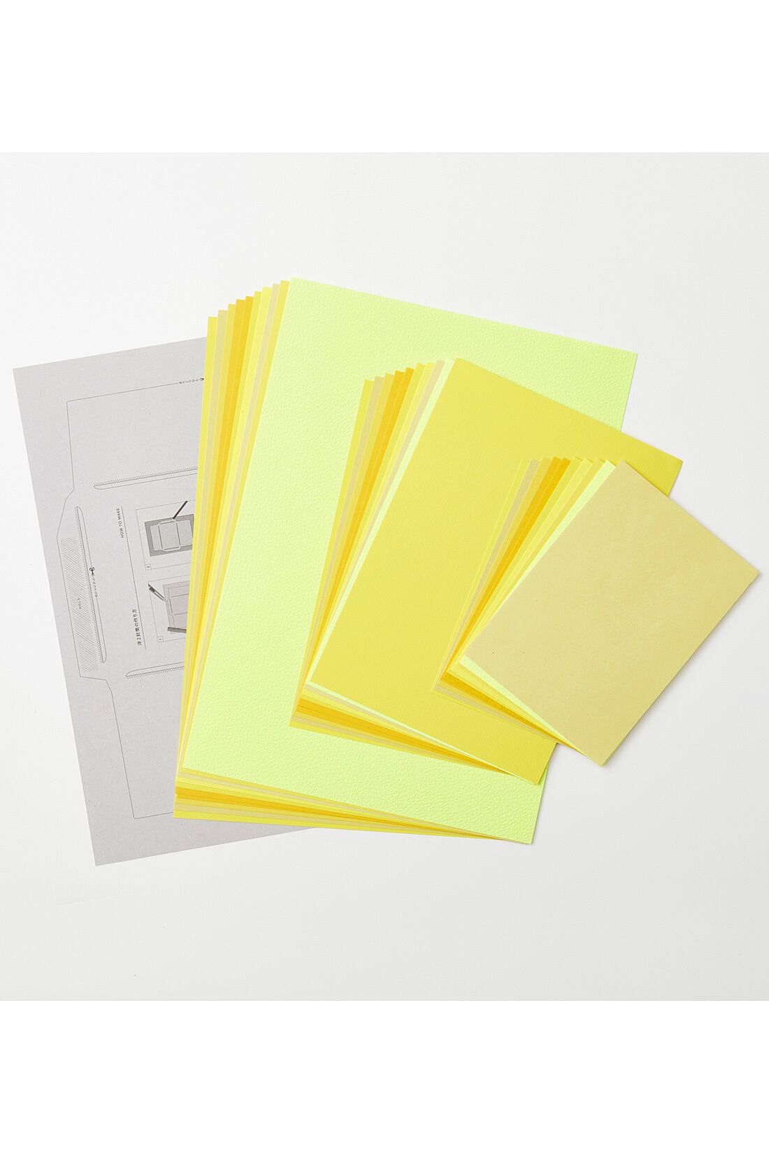 OSYAIRO|OSYAIRO 紙の専門商社竹尾が選ぶ　色を楽しむ紙セットの会〈黄〉|A4・A5・A6サイズ各10枚（10銘柄）と封筒用型紙をセットにしてお届け