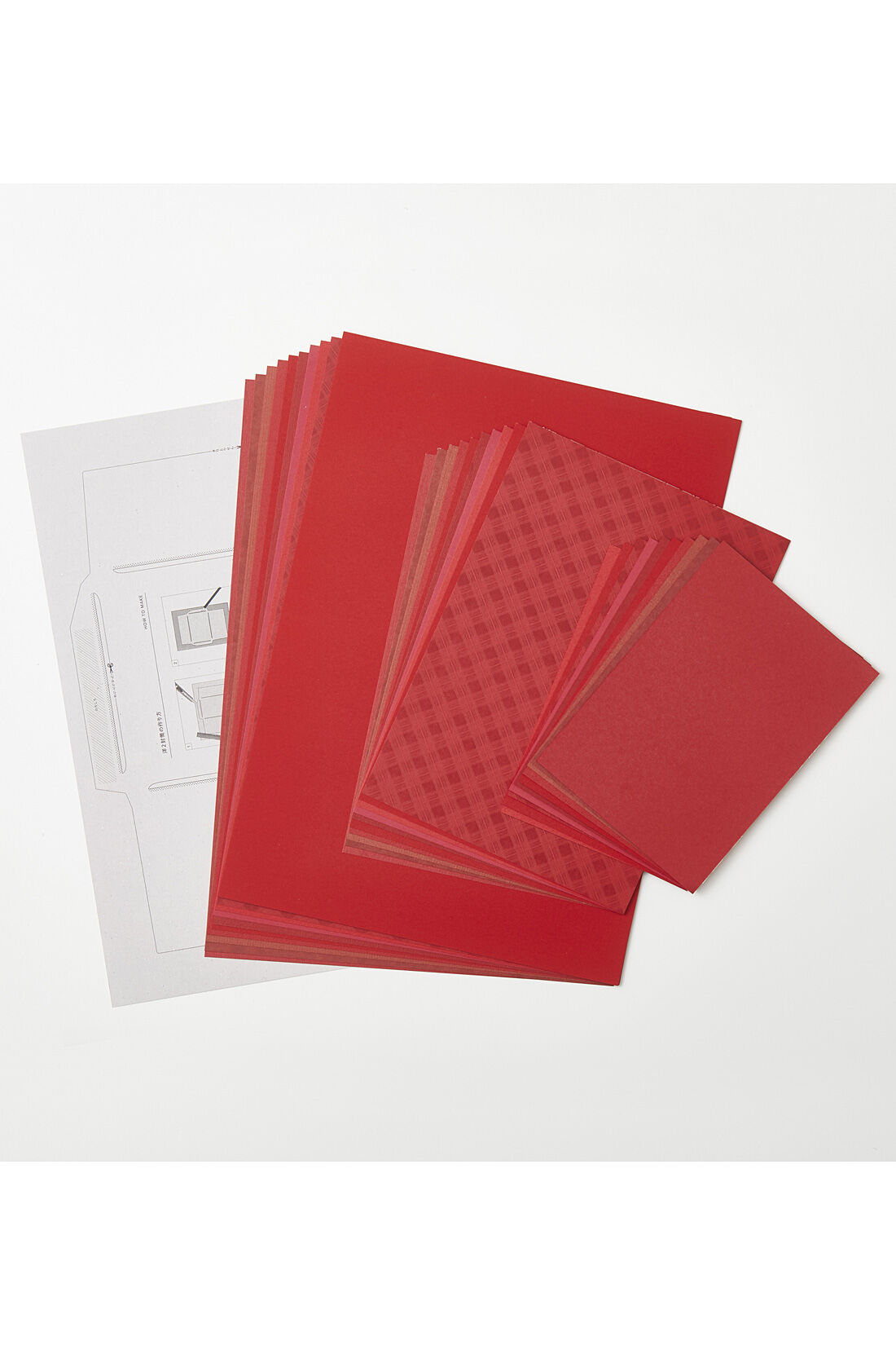 OSYAIRO|OSYAIRO 紙の専門商社竹尾が選ぶ　色を楽しむ紙セットの会〈赤〉|A4・A5・A6サイズ各10枚（10銘柄）と封筒用型紙をセットにしてお届け