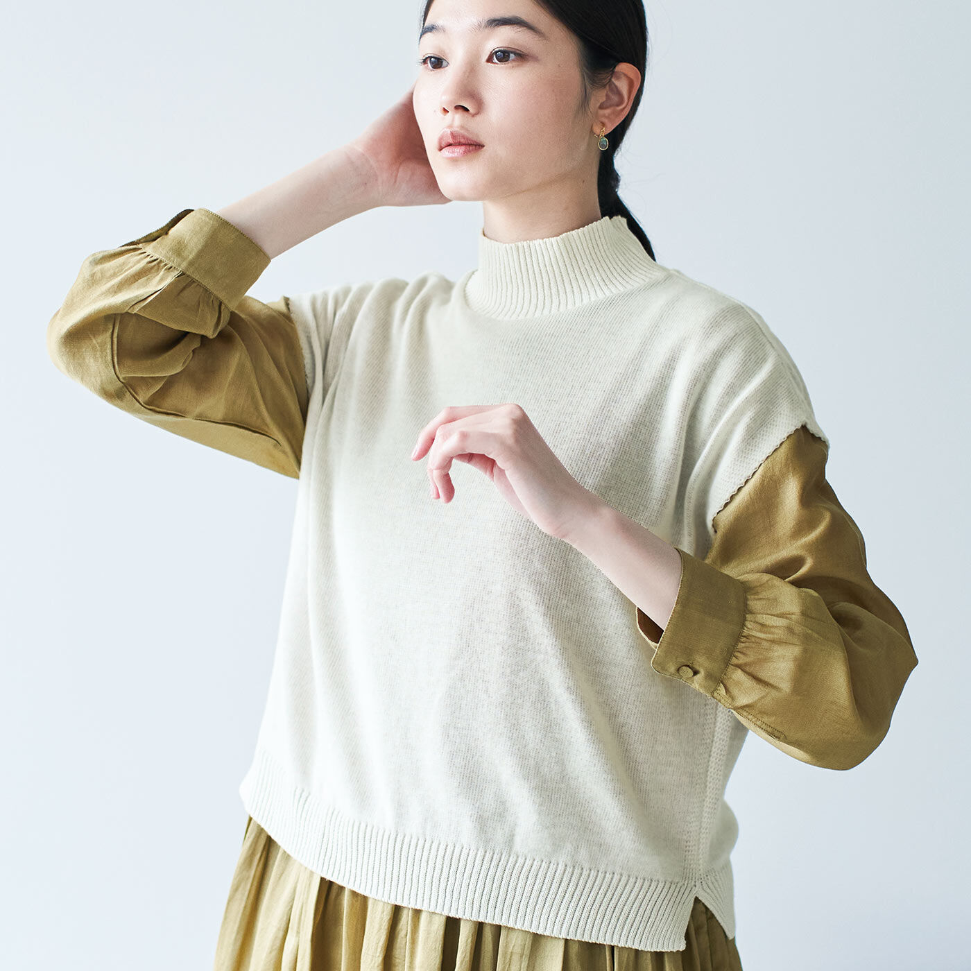 el:ment［エルメント］|el:ment　首もとコットンシルクで編み立てた 羽衣みたいな重ね着ハイネックニットベストの会