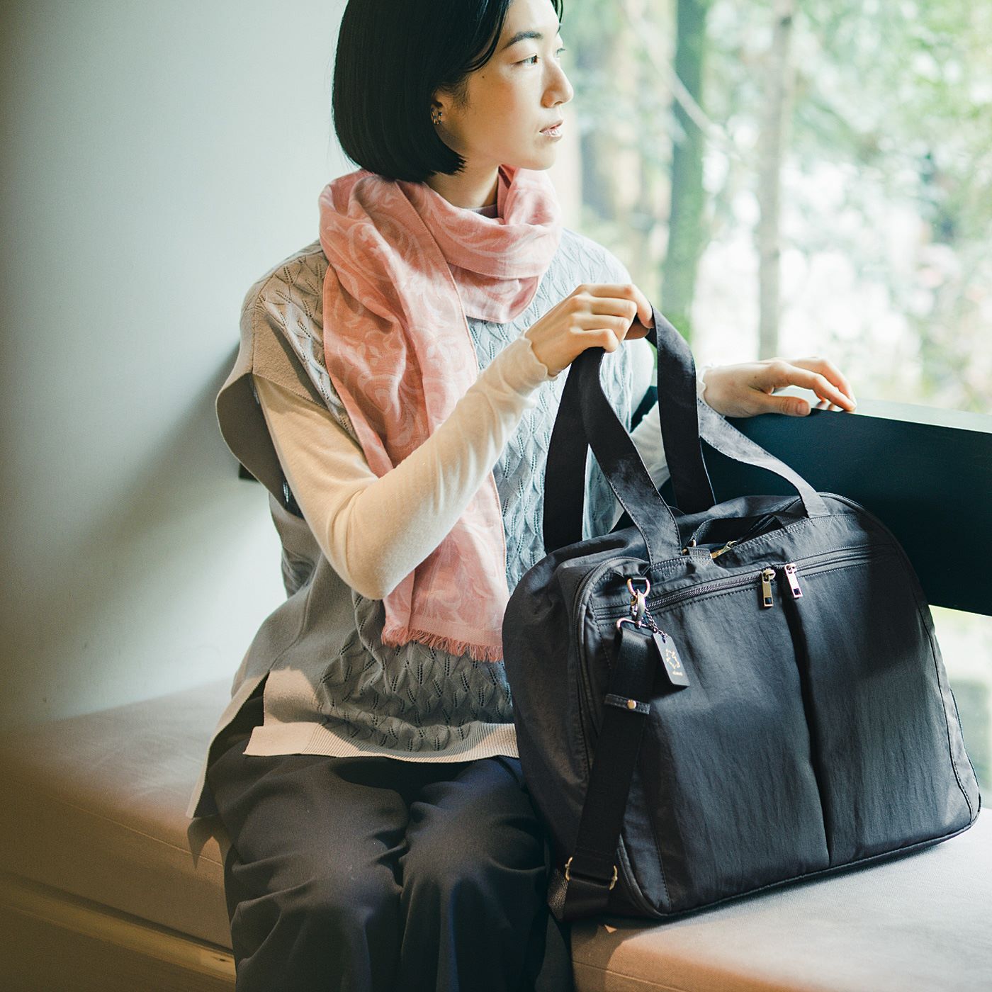 el:ment［エルメント］|el:ment　旅先でも整とんできる　やわらかキャリーオントラベルボストン〈スズ〉|男女兼用で持てるデザイン。
