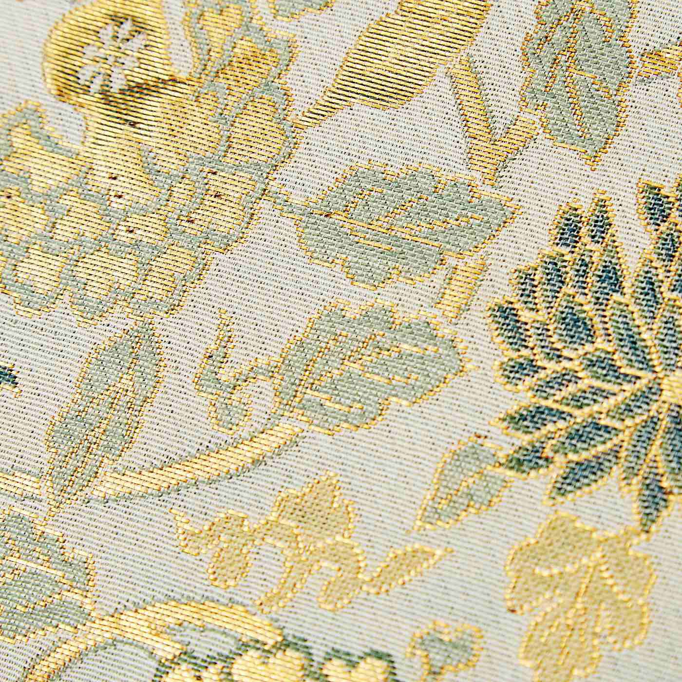 el:ment|el:ment　京都の織屋さんで仕立てた 優雅なシルク糸遣いの京織（R）クラッチ長財布〈蔦と花〉|クラシックな織柄に金箔（ぱく）糸の上品な輝き。
