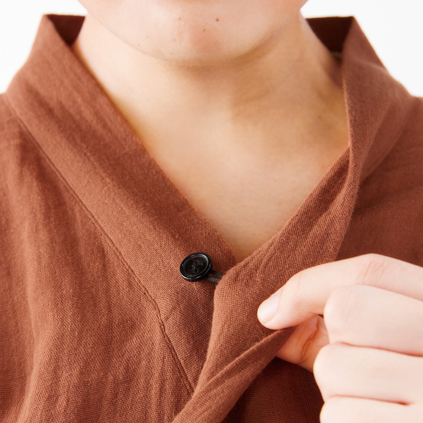el:ment|el：ment　モダン作務衣でお宿気分　綿100％ダブルガーゼのウェアセットの会|衿の内側に、はだけ防止のボタン付き。