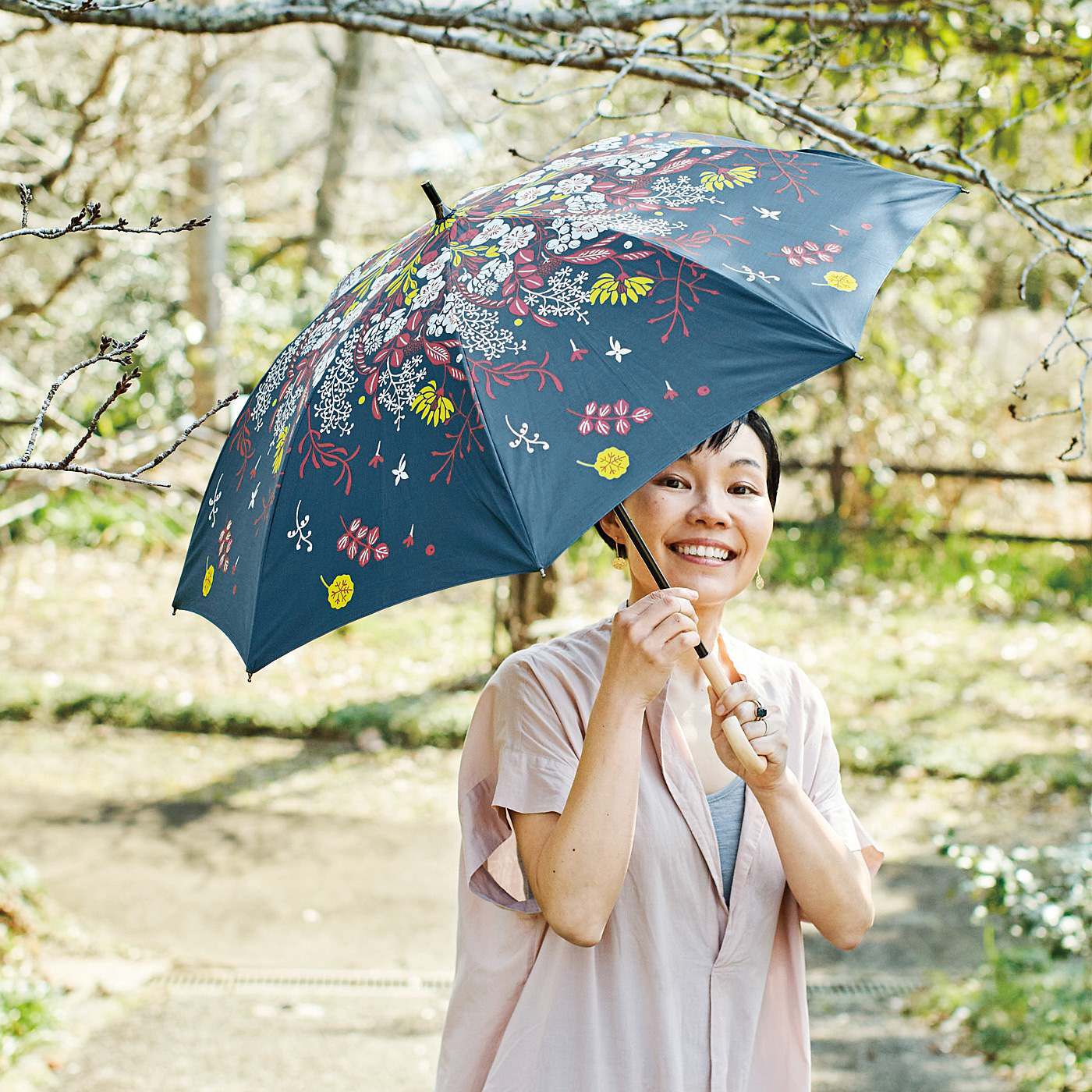 el:ment［エルメント］|el:ment×山本祐布子　お花のブーケが舞い落ちる 熟練の傘職人さんが作る晴雨兼用傘〈ストーンネイビー〉