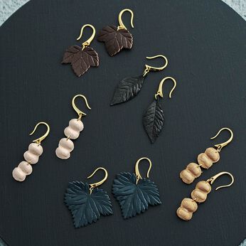 el:ment［エルメント］ | 工房に眠っている本革 軽やか揺れる葉っぱ耳飾り