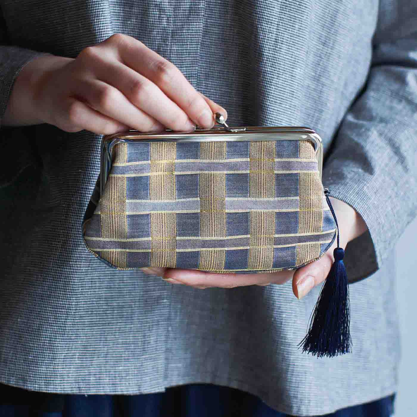 el:ment|el:ment　京都の織屋さんで仕立てた 優雅なシルク糸遣いの京織（R）じゃばらがま口財布〈チェック〉|手にする様も美しく。
