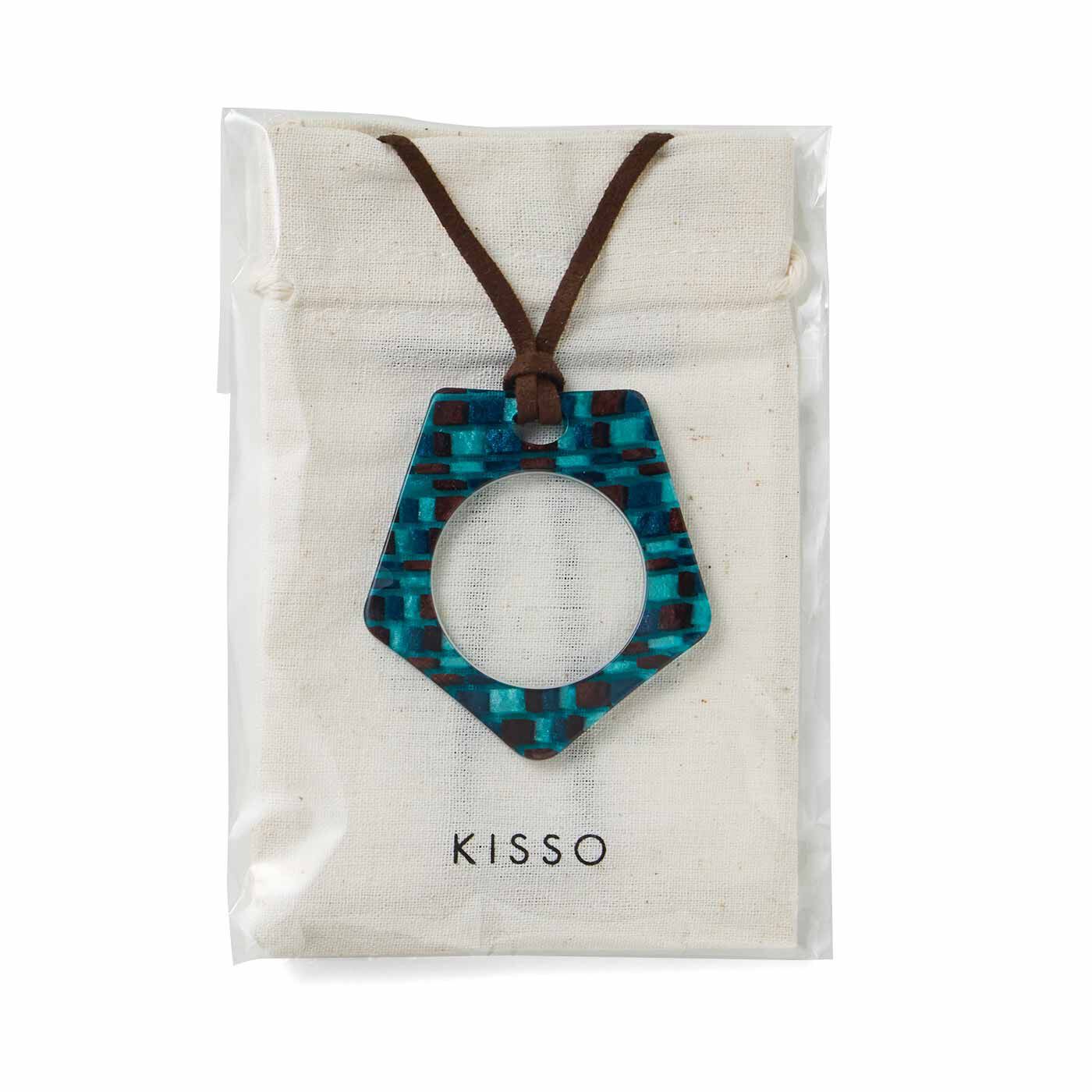 el:ment［エルメント］|el：ment×KISSO 福井・鯖江の眼鏡技術生まれ 装いに華やぎをそえる本格ルーペネックレス〈モザイクブルー〉|保存袋としても便利で、プレゼントにも喜ばれる、きんちゃく付きでお届け。