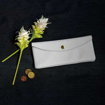 エルメント | ｅｌ運気高まりそうな白銀色洗える本革長財布
