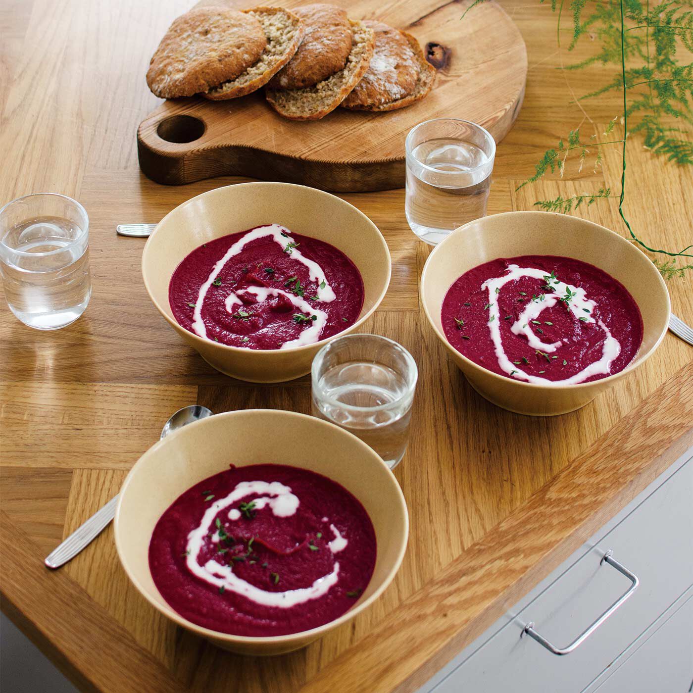 SAANA JA OLLI [サーナヤオッリ]|サーナ ヤ オッリ×Re-食器　陶磁器をリサイクルした1食分にちょうどいい毎日のエシカルボウルの会