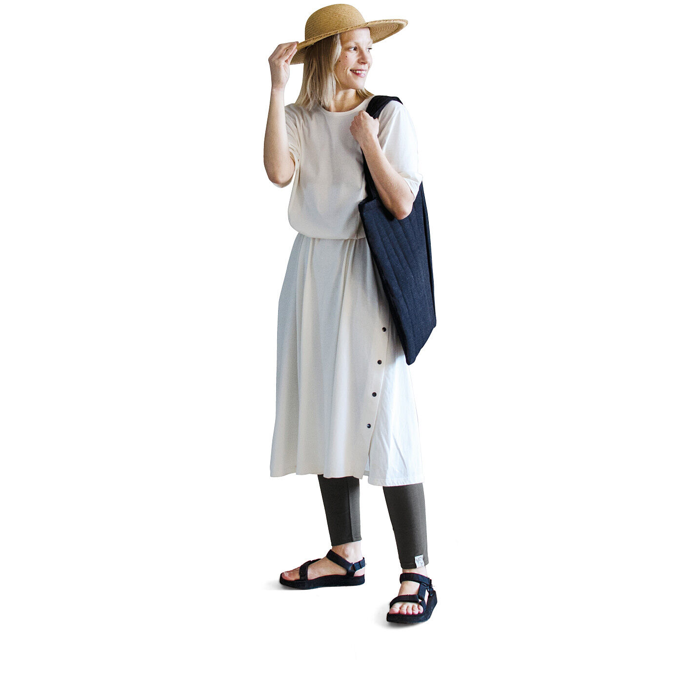 SAANA JA OLLI [サーナヤオッリ]|サーナ ヤ オッリ　隠れメッシュでむれにくく快適なコットン混レギンス〈UV対策〉の会|足の形をひろいすぎないストレートなシルエット