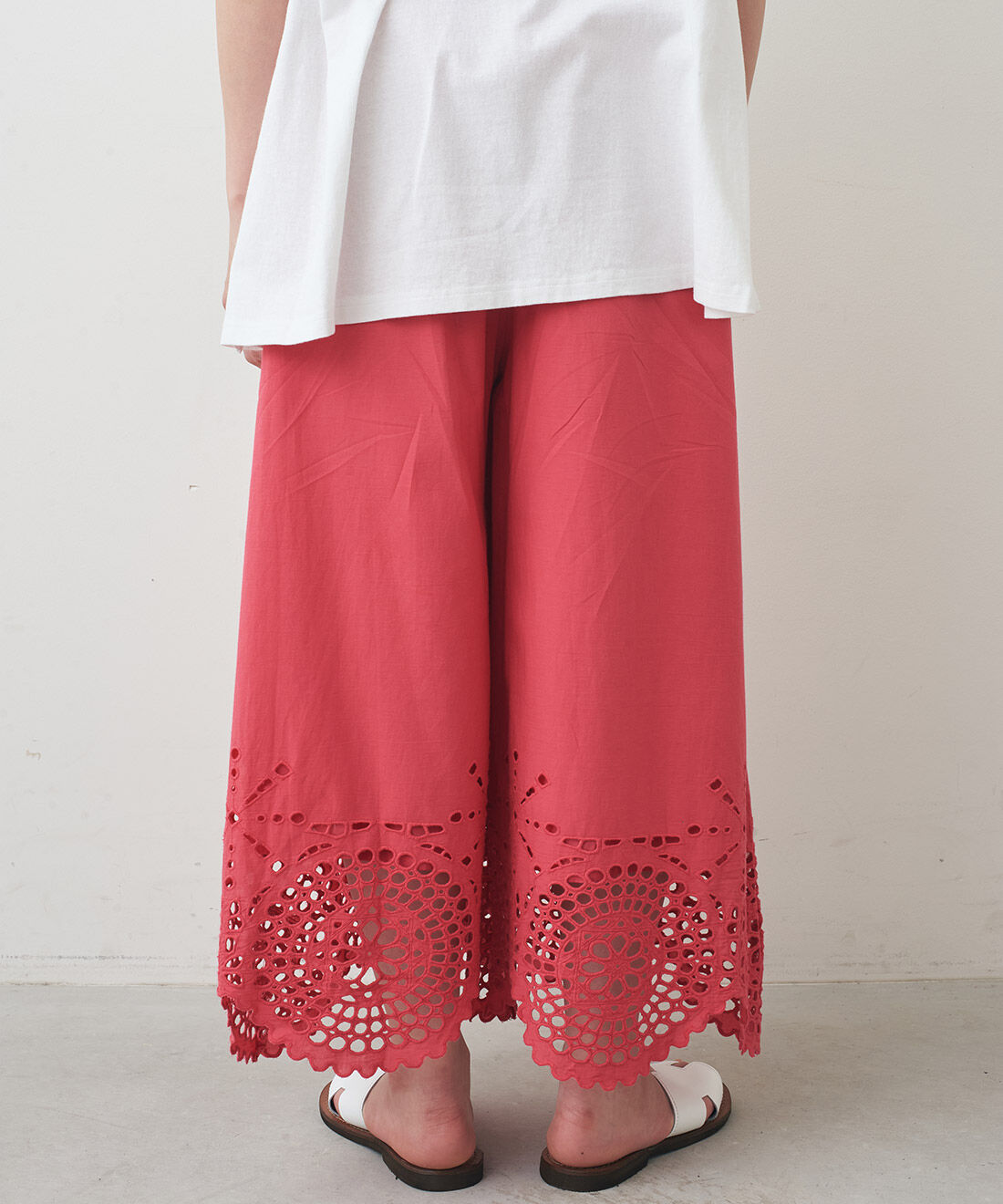 フェリシモファッションニュース|AAYUSHI カットワーク×スカラップワイドパンツ　SFN0604【WEB LIMITED ITEMS】