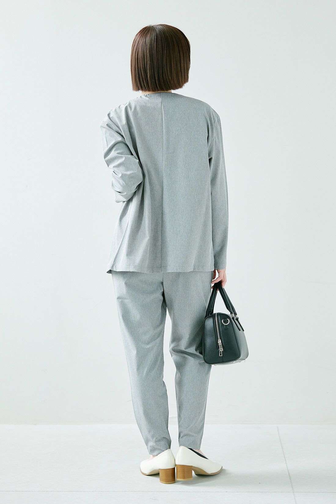 SYRUP. [シロップ．]|パッカブルスーツ〈グレー〉ＩＥのコーディネート|【着用サイズ】ジャケット：SP　トップス：M　パンツ：SP