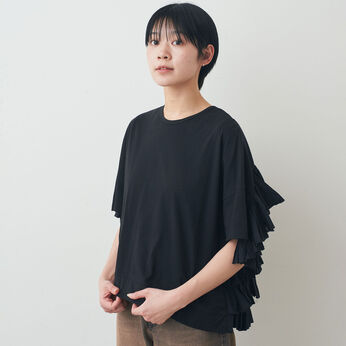 フェリシモファッションニュース | バックティアードフリルデザイントップス