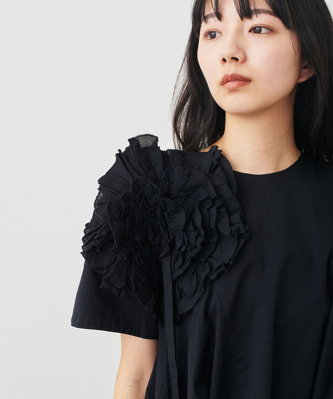フェリシモファッションニュース|AAYUSHI フラワーモチーフアシメヘムチュニック　SFN0270【WEB LIMITED ITEMS】