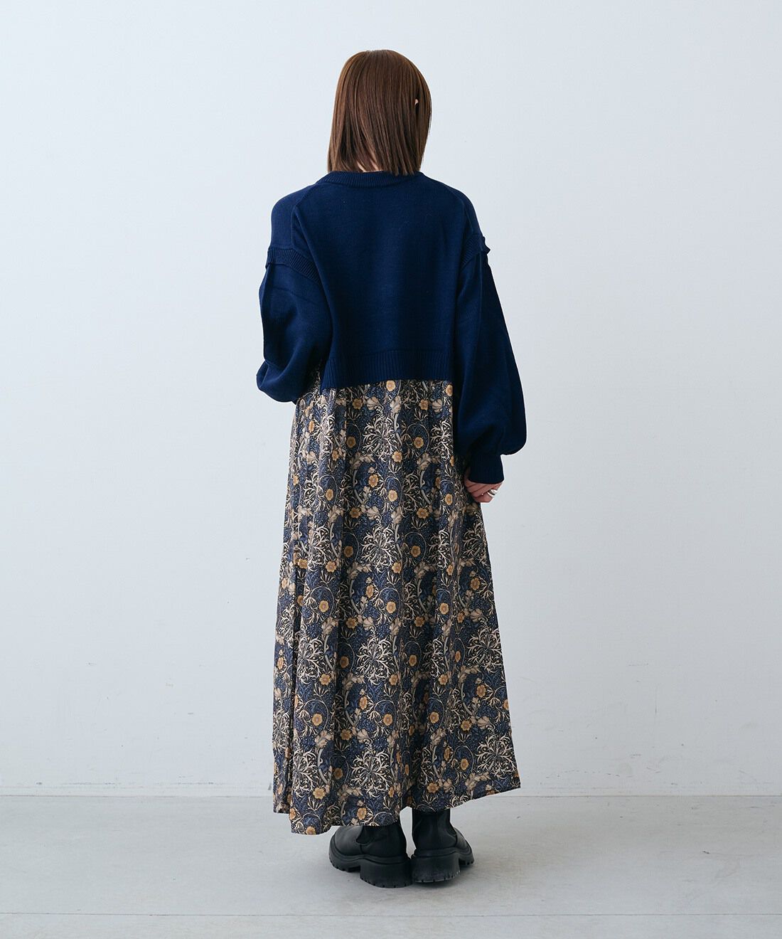 フェリシモファッションニュース|大人モリス 華やか ニット ワンピース ネイビー 紺のコーディネート