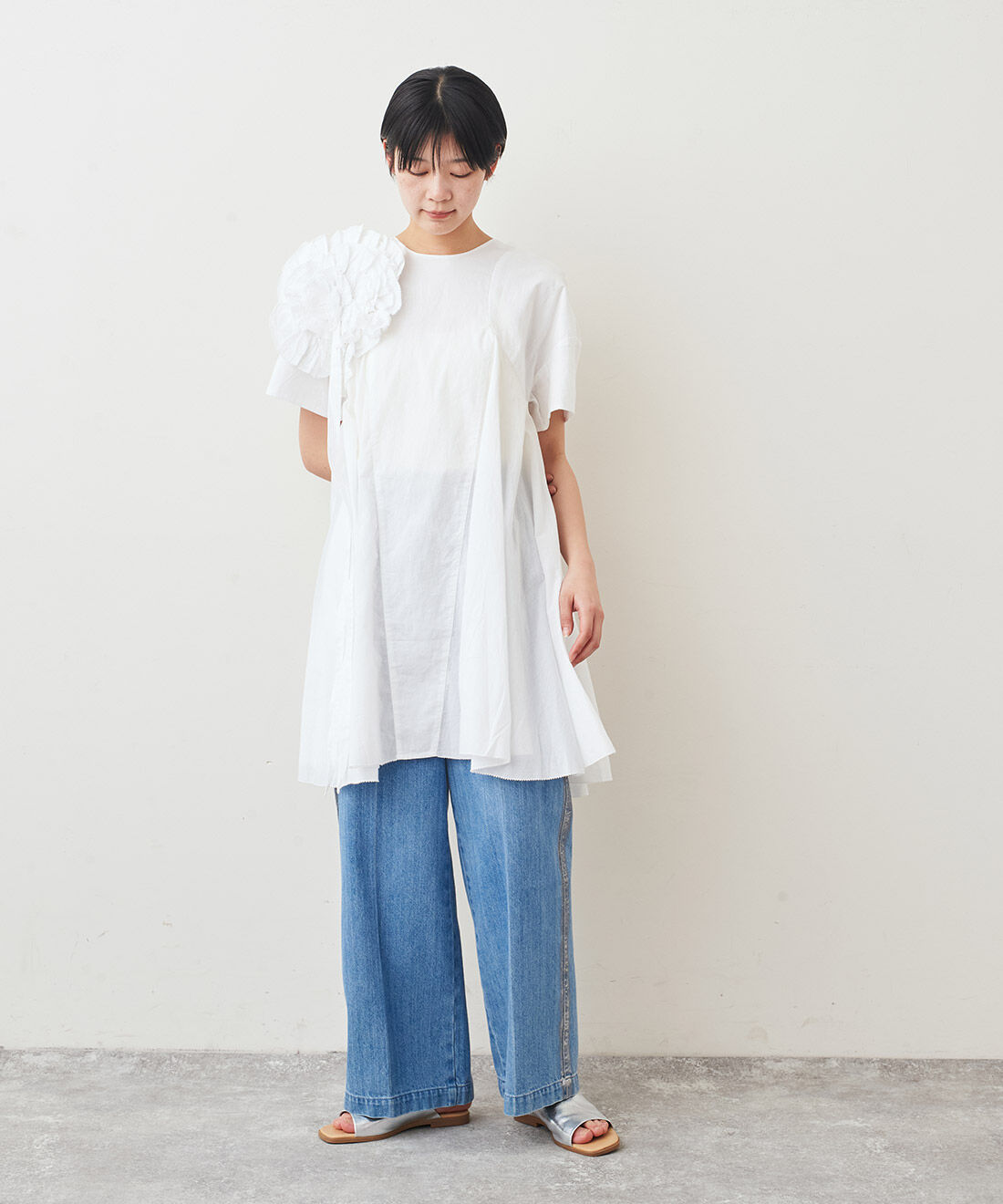 フェリシモファッションニュース|AAYUSHI フラワーモチーフアシメヘムチュニック　SFN0270【WEB LIMITED ITEMS】|モデル身長：163cm