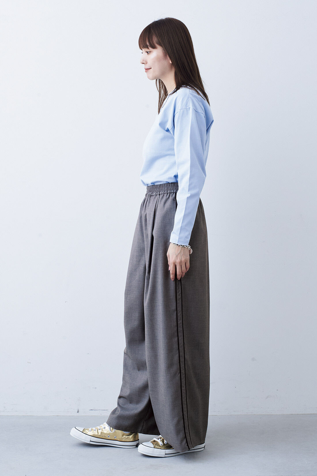 MonthlyBOX|スーツライクトラックパンツ〈グレー〉|モデル身長：168cm　Mサイズ着用