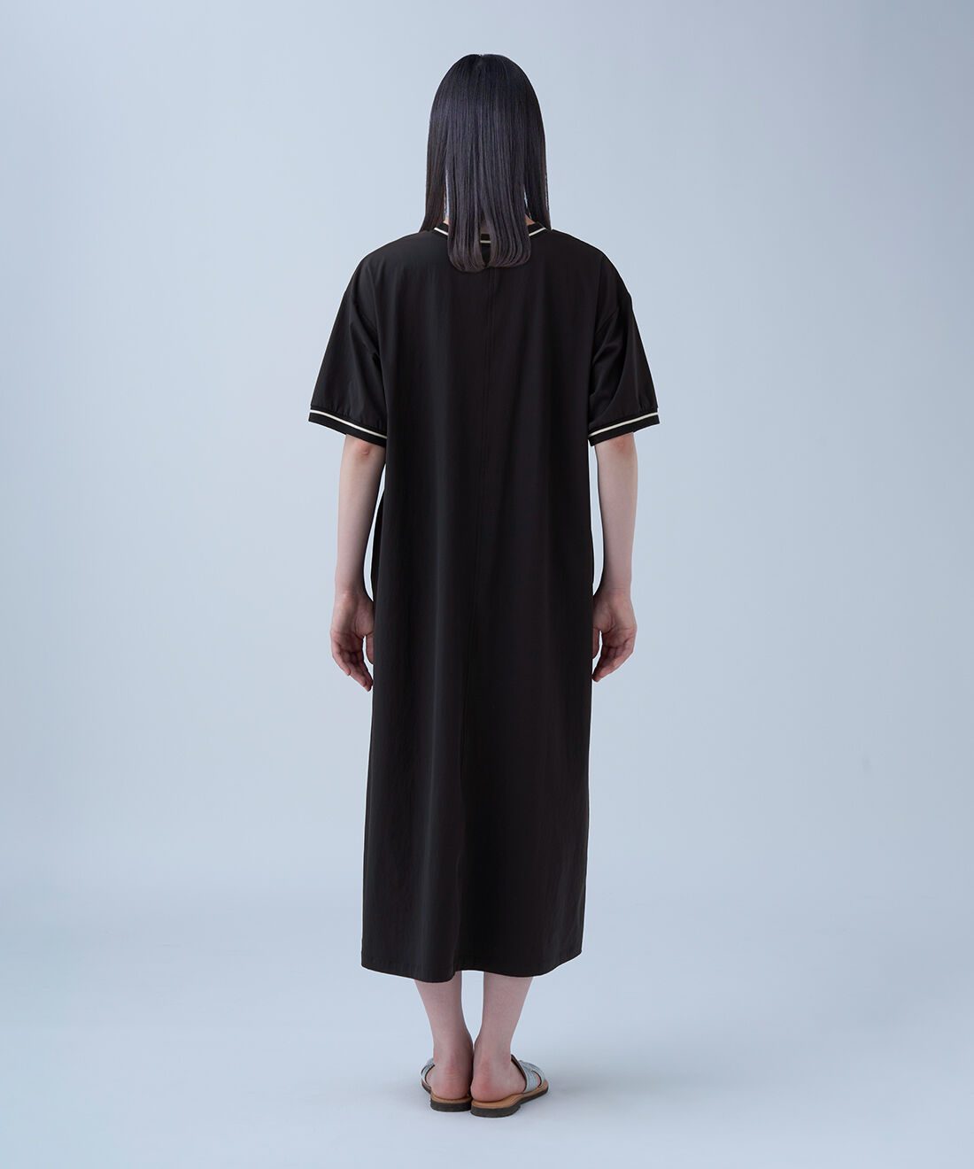 フェリシモファッションニュース|速乾 ラインリブ ワンピース 〈ネイビー〉のコーディネート|モデル身長：152cm　着用サイズ：MP