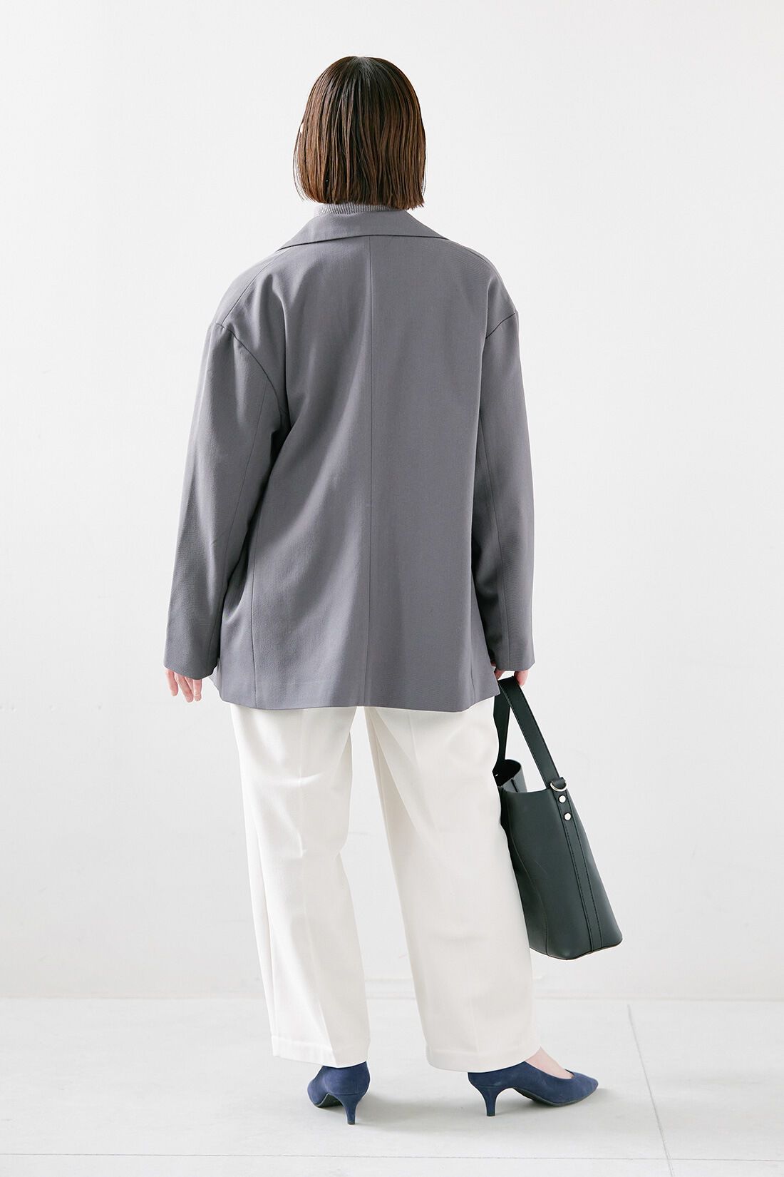 IEDIT|小森美穂子さんコラボ ゆるシルエット こなれ見え ジャケット〈チャコールグレー〉とマシンウォッシャブル ハイネック リブニット トップスの会のコーディネート|【着用サイズ】ジャケット：S　トップス：S　パンツ：SP