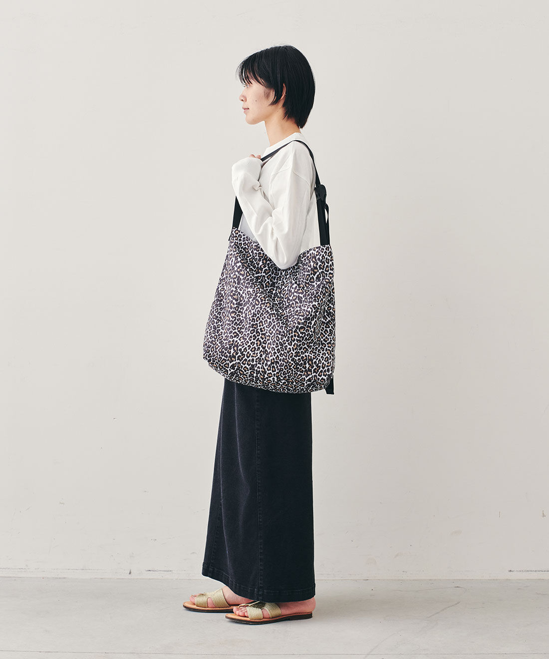 フェリシモファッションニュース|Drifter PLAIN SHOULDER BAG【WEB LIMITED ITEMS】|モデル身長：163cm