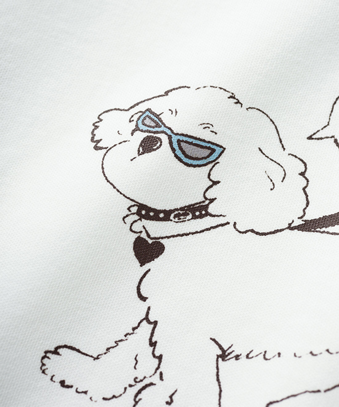 フェリシモファッションニュース|イラストレータートムさんのイラストを使った大人のクロップドＴシャツ〈ホワイト〉|伸びやかで着心地のよい、きれいな表面感の綿100%カットソー素材。