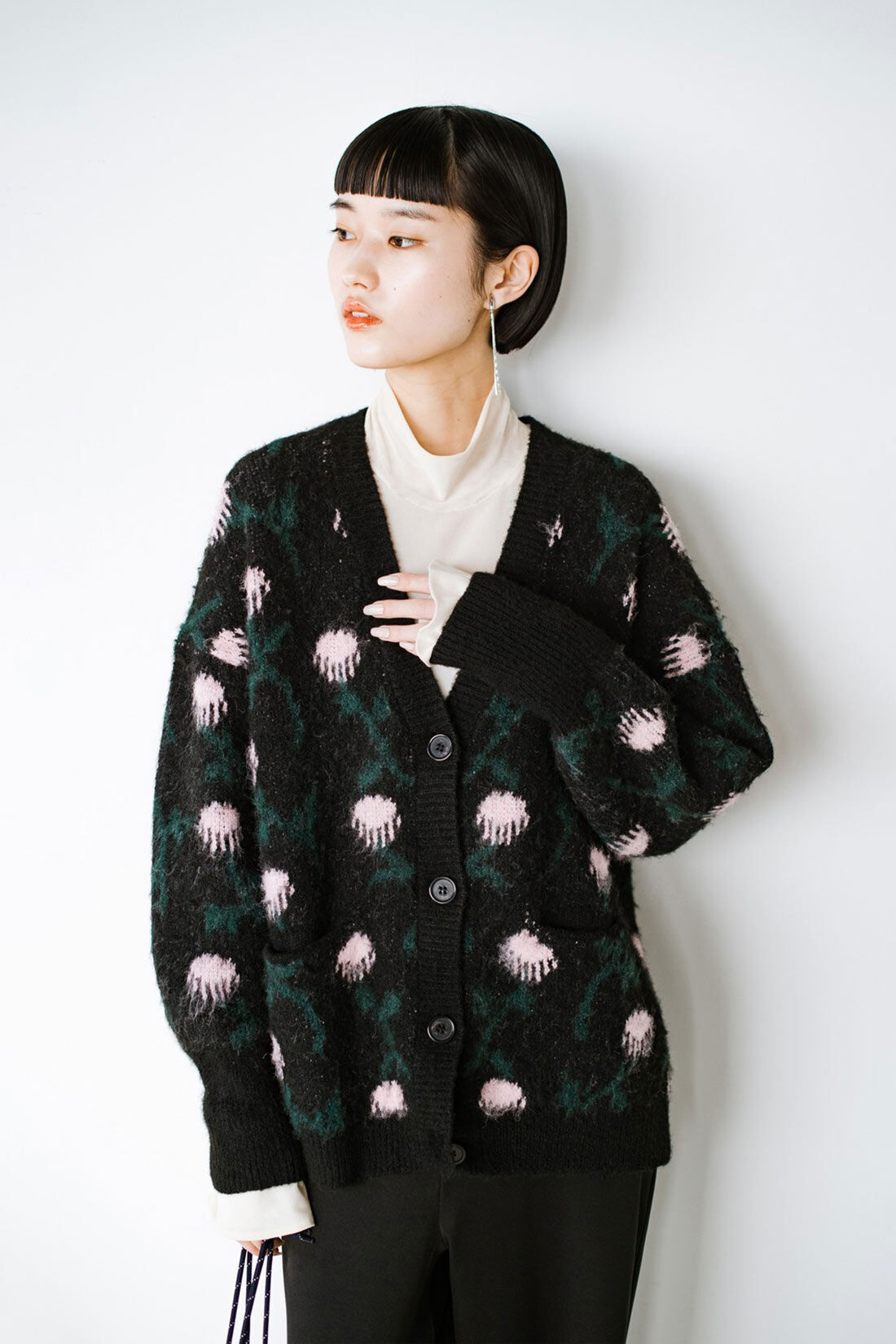 haco!|ｈａｃｏ！×ＮＯＫＩ 花をまとうコラボシリーズ【糸菊】お花の模様に編み立てたふわほわジャカードカーディガン