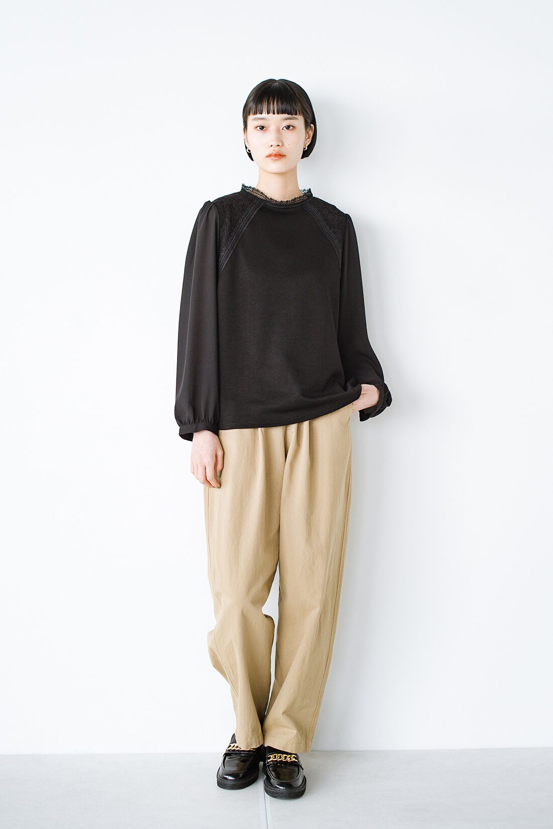ANNA LUNA　スムースストレッチ肩レースプルオーバー