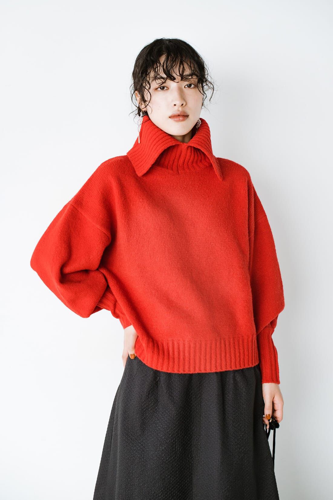 haco!|ｈａｃｏ！ 女らしさは包んで魅せる スリットタートルネックニット