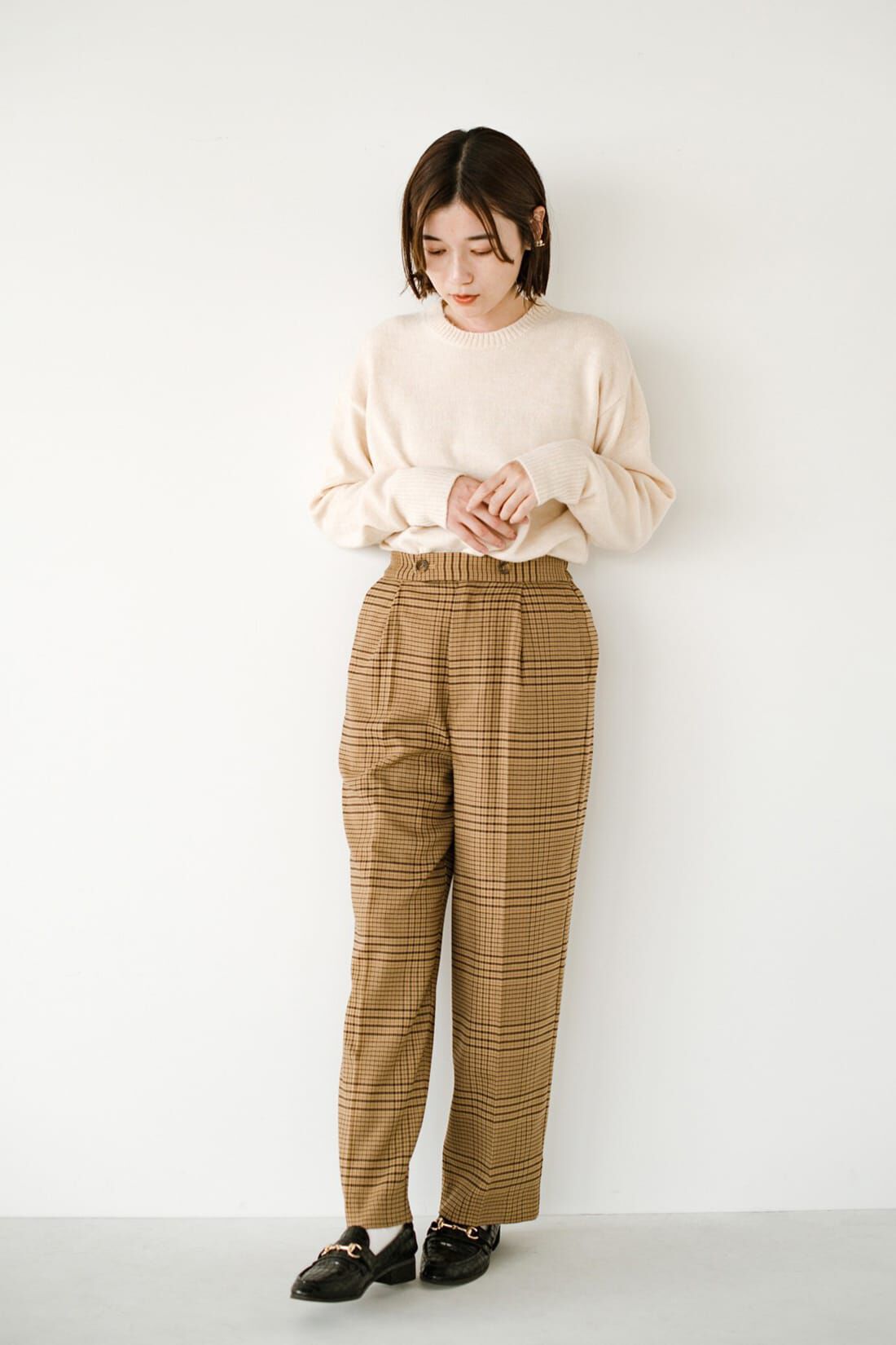 haco!［ハコ］|ｈａｃｏ！　「おじさん見え」も「ほっこり見え」もシルエットで回避！コートのすそからチラリと見えるだけでもかわいいチェックパンツ　ｂｙ　ｗｈｏ　ｍａｄｅ　ｍｅ〈ブラウン系その他〉
