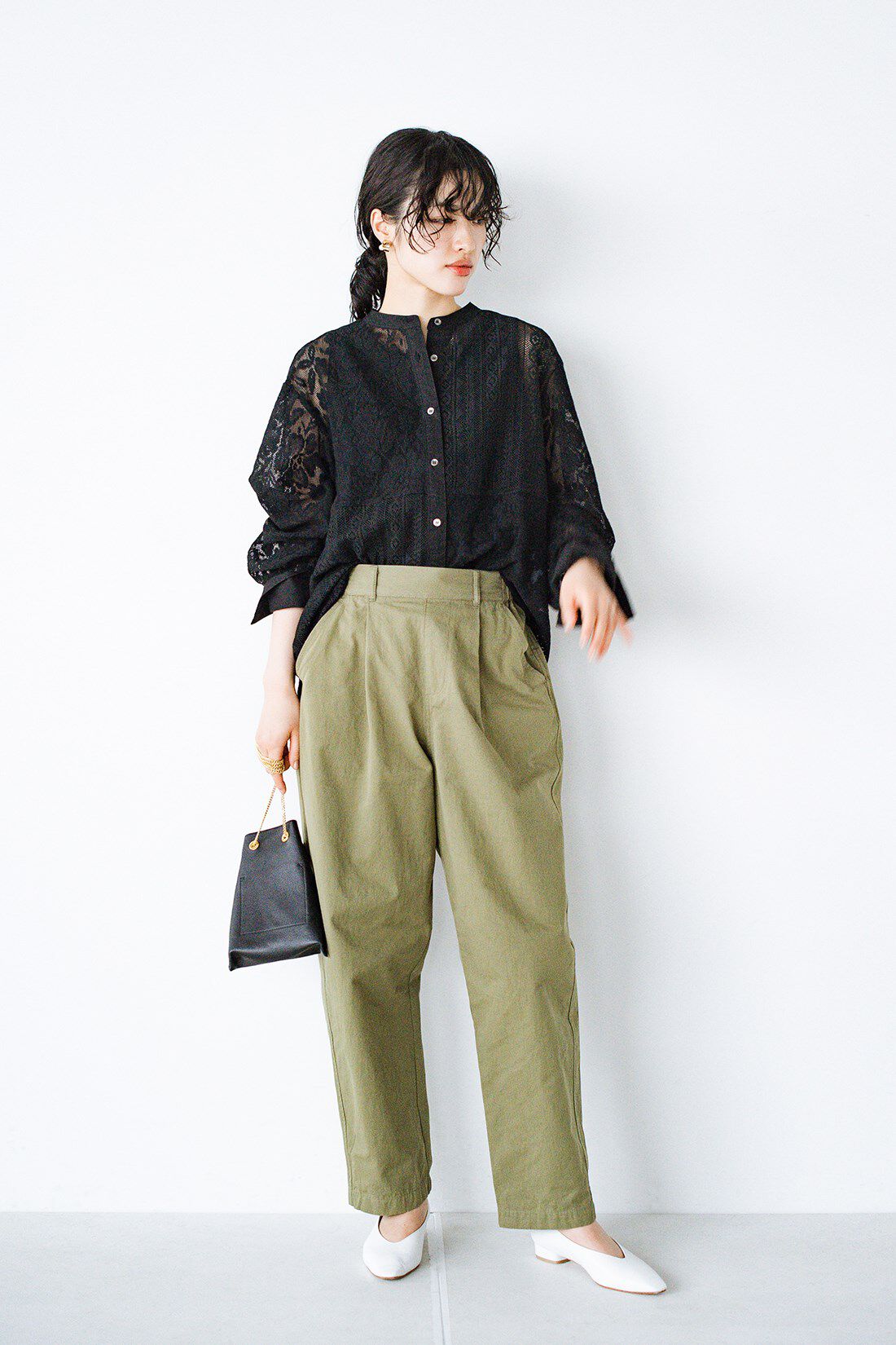 haco! 別注 refined works シルエットのかっこよさと楽ちんさに定評がある！ツイルテーパードパンツ