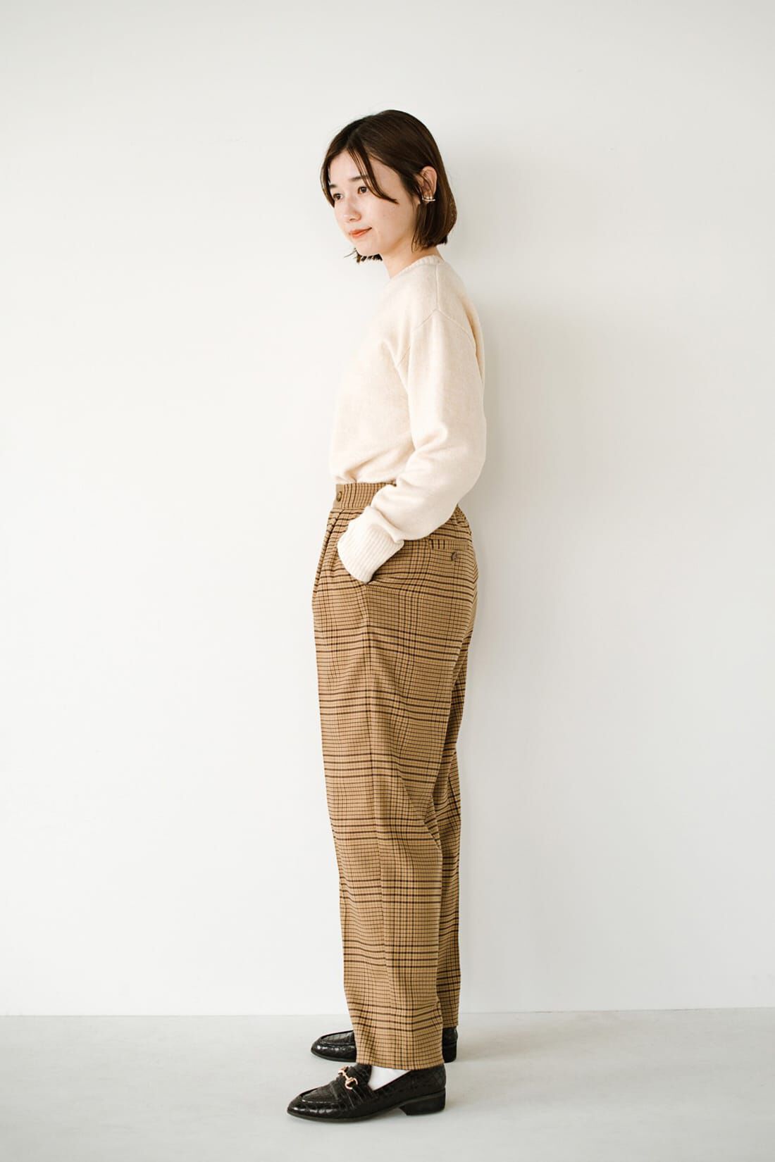 haco!［ハコ］|ｈａｃｏ！　「おじさん見え」も「ほっこり見え」もシルエットで回避！コートのすそからチラリと見えるだけでもかわいいチェックパンツ　ｂｙ　ｗｈｏ　ｍａｄｅ　ｍｅ〈ブラウン系その他〉