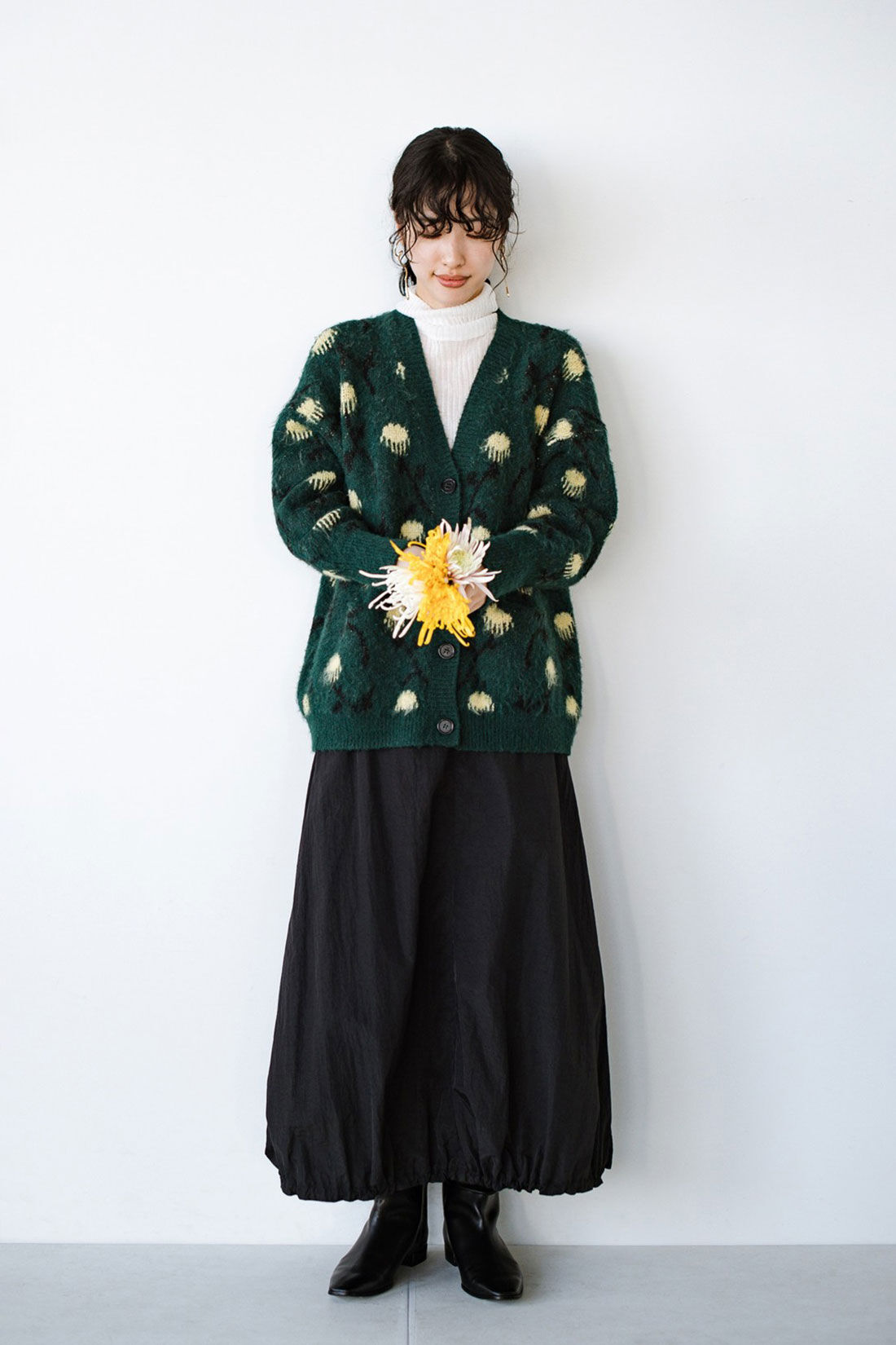 haco!|ｈａｃｏ！×ＮＯＫＩ 花をまとうコラボシリーズ【糸菊】お花の模様に編み立てたふわほわジャカードカーディガン