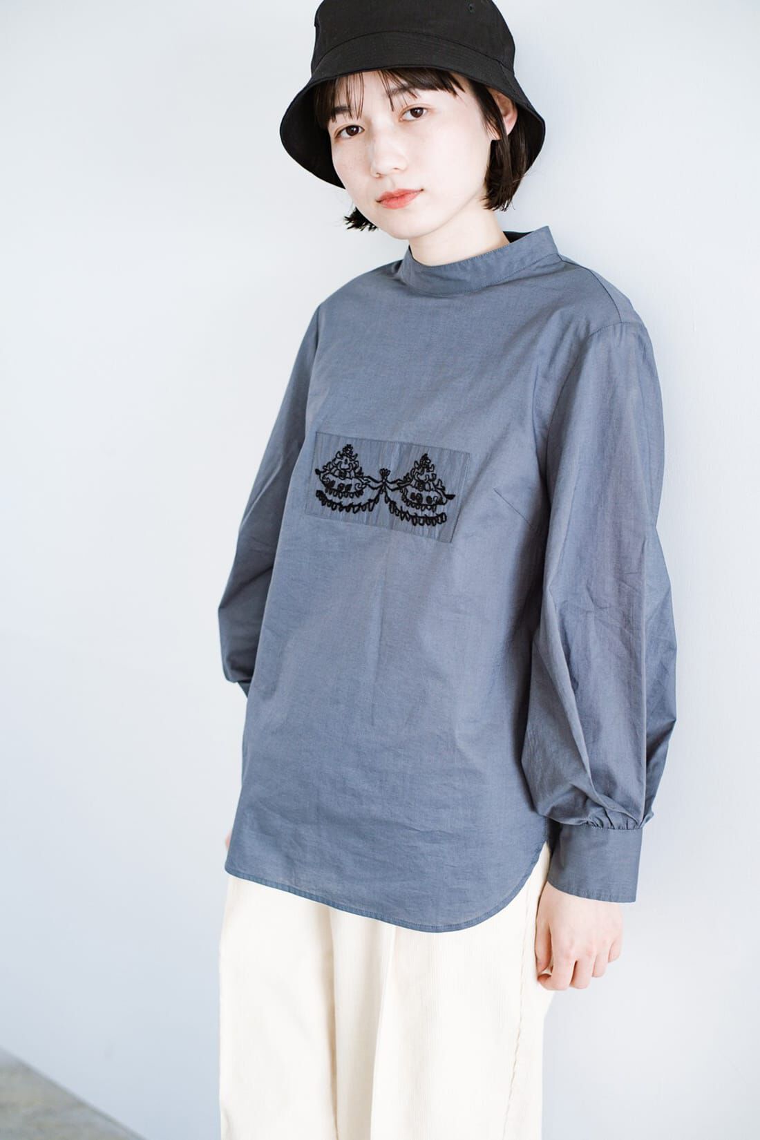 ｈａｃｏ！　上品な刺繍がまるでレースのよう　オーガニックコットンの袖ぽんわりブラウス　ｆｒｏｍ　Ｓｔｉｔｃｈ　ｂｙ　Ｓｔｉｔｃｈ