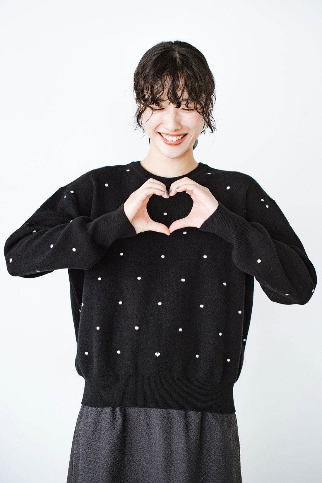 ｈａｃｏ！ 水玉にハートを忍ばせてみた！秘密の仕掛けがにくいドットニット ｈａｃｏ！ ＦＡＣＴＯＲＹ ｗｉｔｈ ａｈ〈ａｔｔａｃｈ  ｈｅａｒｔ〉！〈ブラック〉｜haco![ハコ]｜フェリシモ【公式通販】