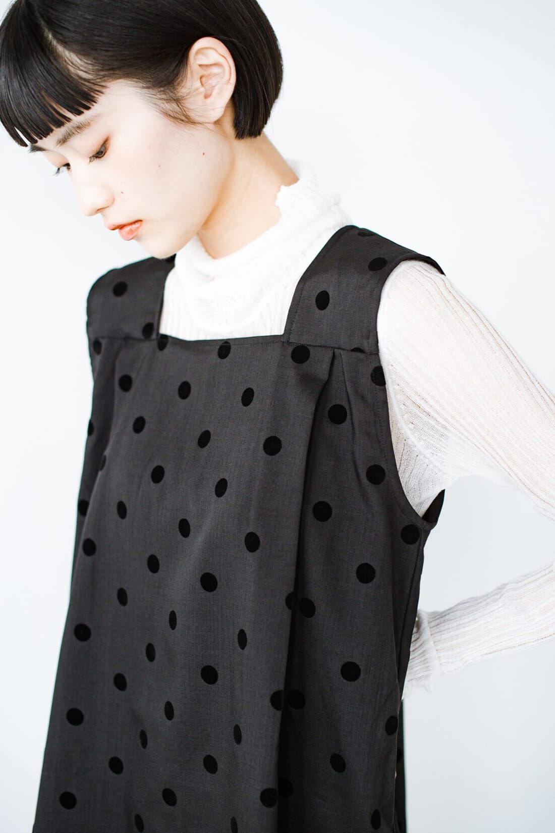 ジャンパースカートドット柄 haco！ オトナの遊び心を効かせて 臆せずいられるドット柄