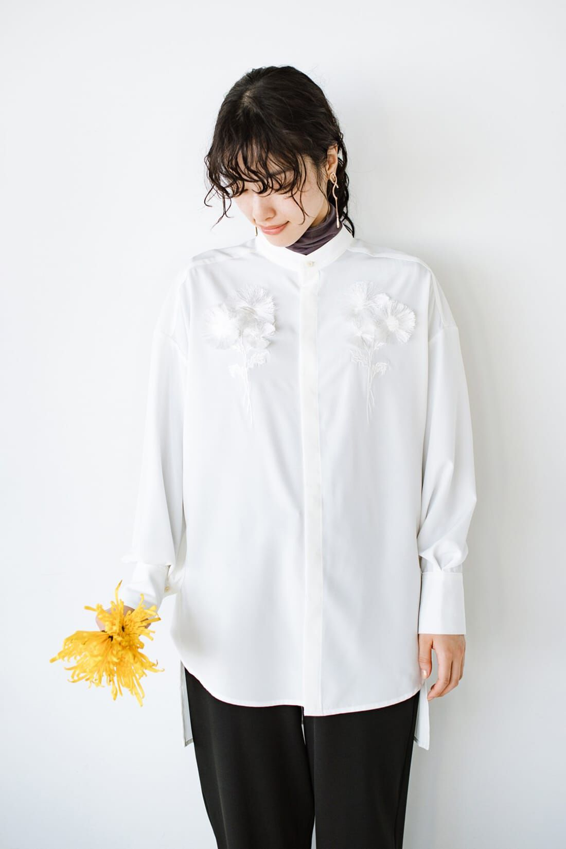 haco!|ｈａｃｏ！×ＮＯＫＩ 花をまとうコラボシリーズ【糸菊】しなやか刺繍シャツ